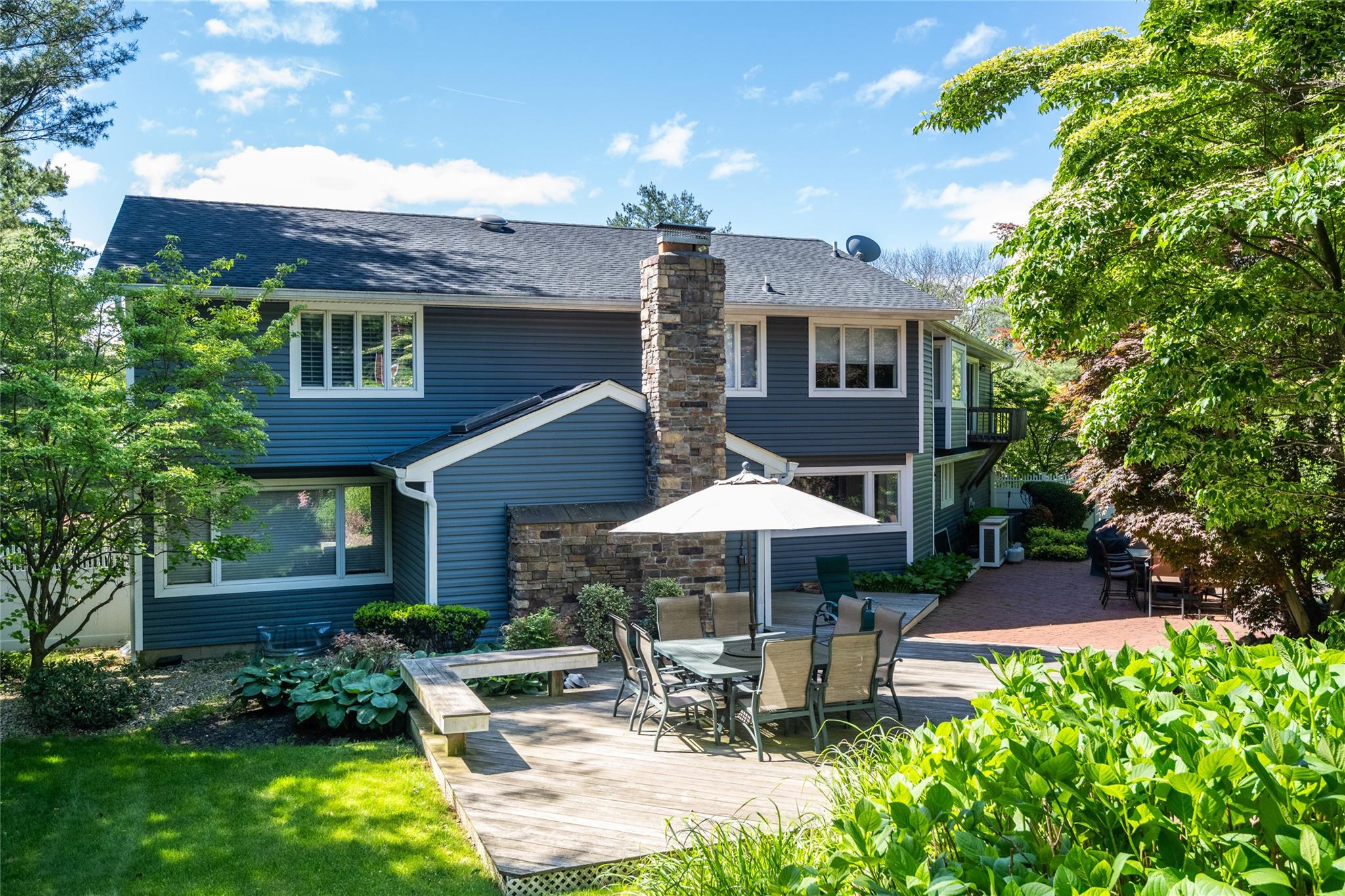 1 Anvil Court, Dix Hills, NY 11746