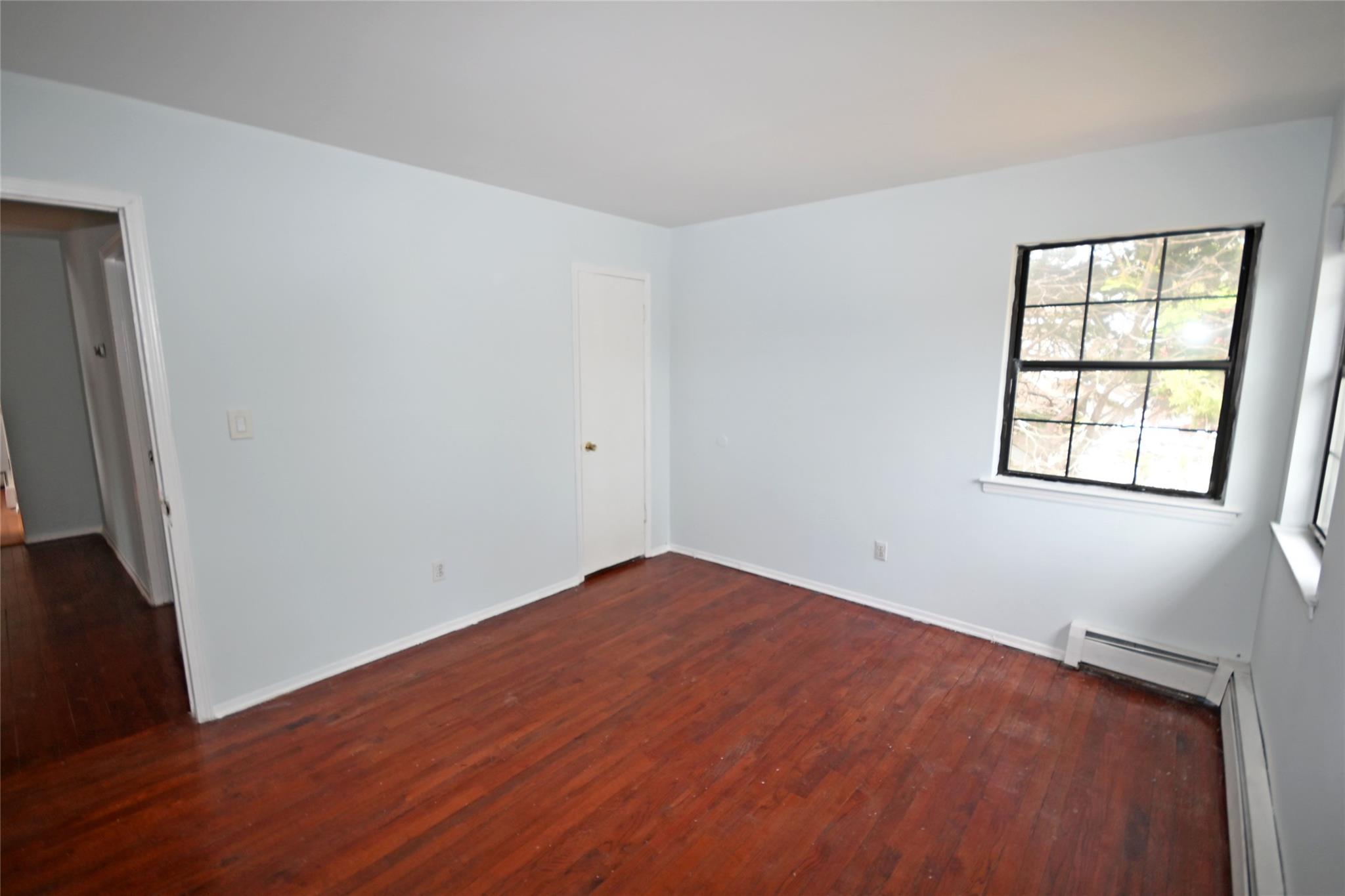 51 Manor Road, Valley Stream, NY 11580