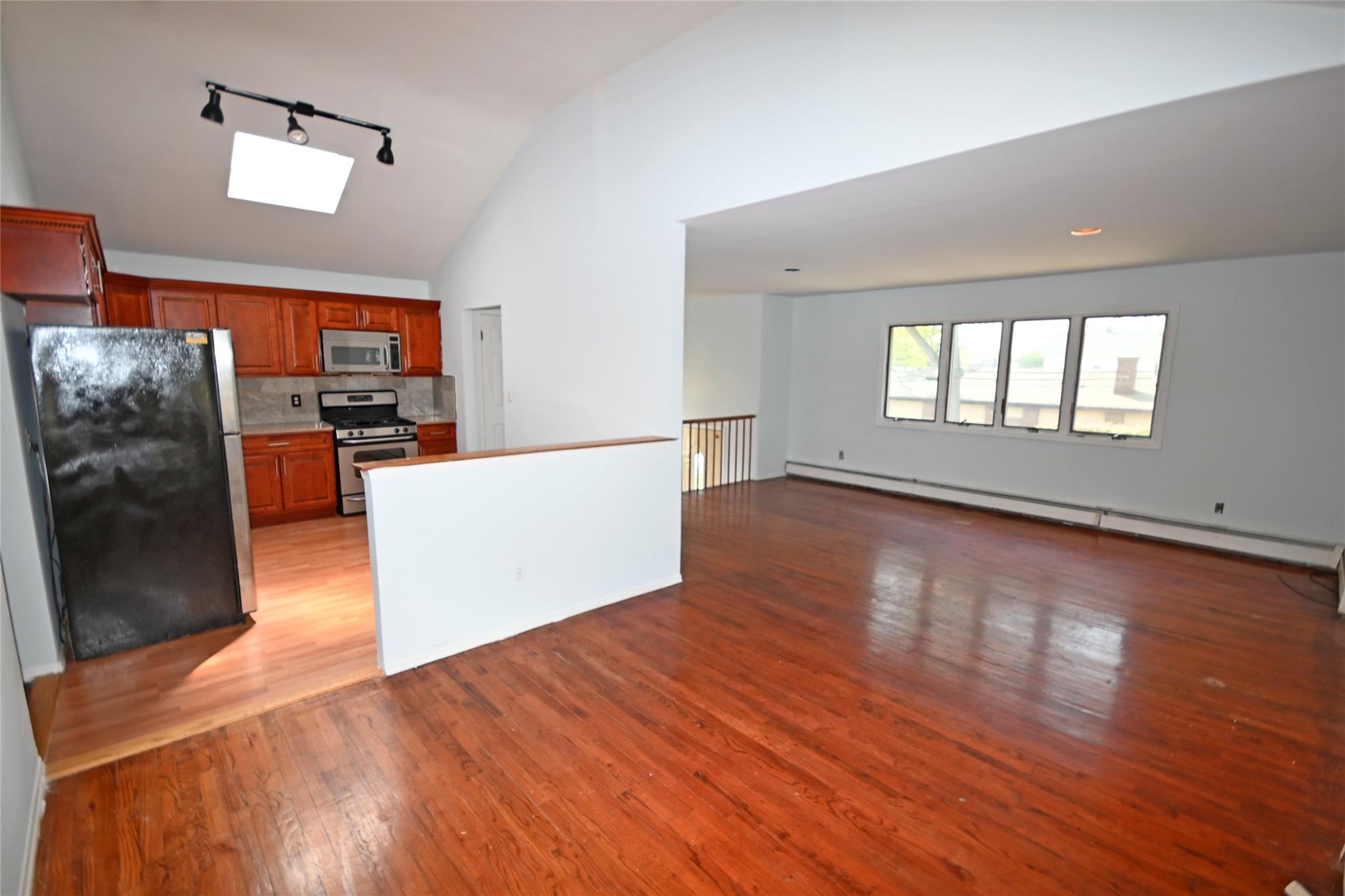 51 Manor Road, Valley Stream, NY 11580