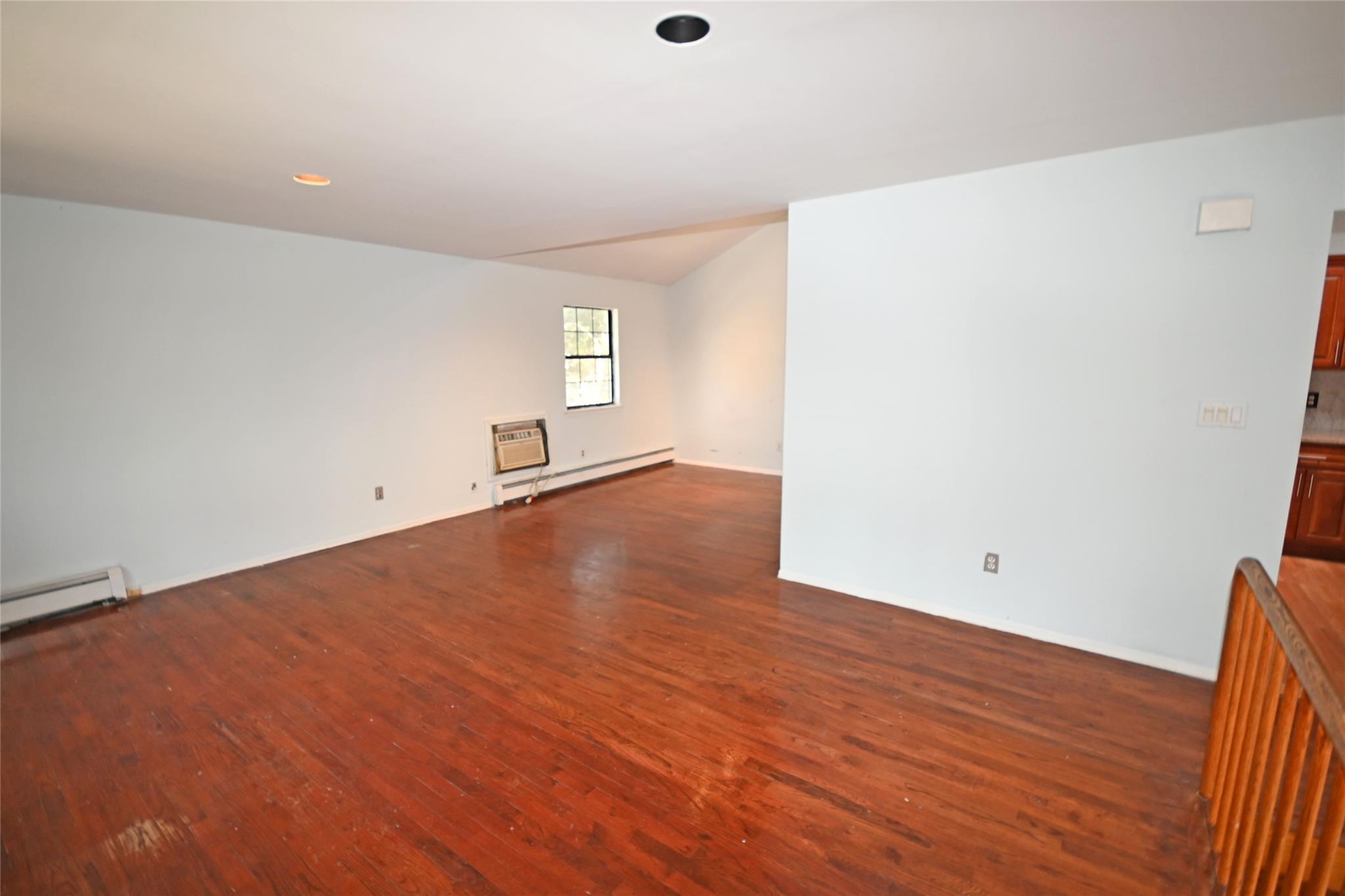 51 Manor Road, Valley Stream, NY 11580