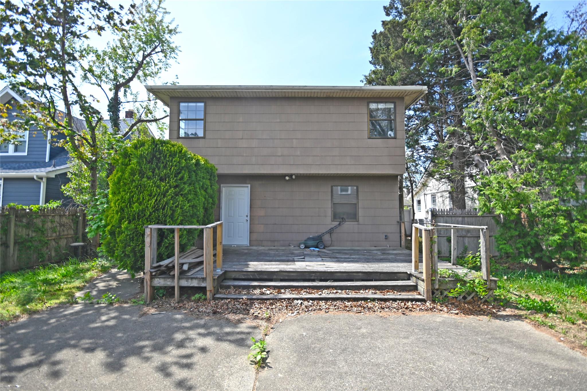 51 Manor Road, Valley Stream, NY 11580