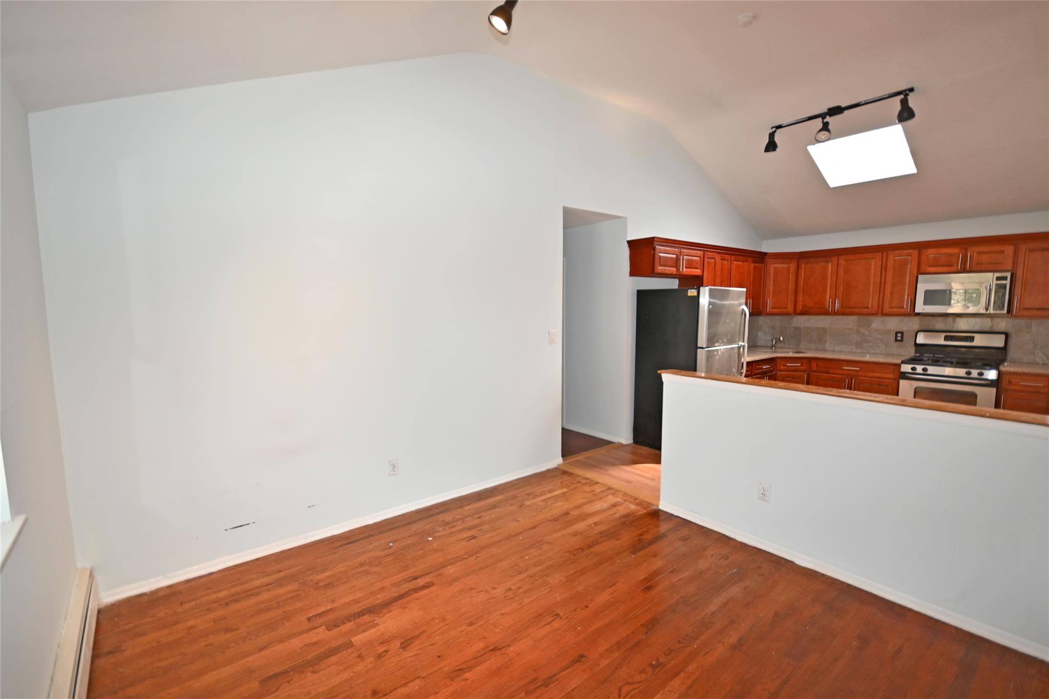 51 Manor Road, Valley Stream, NY 11580