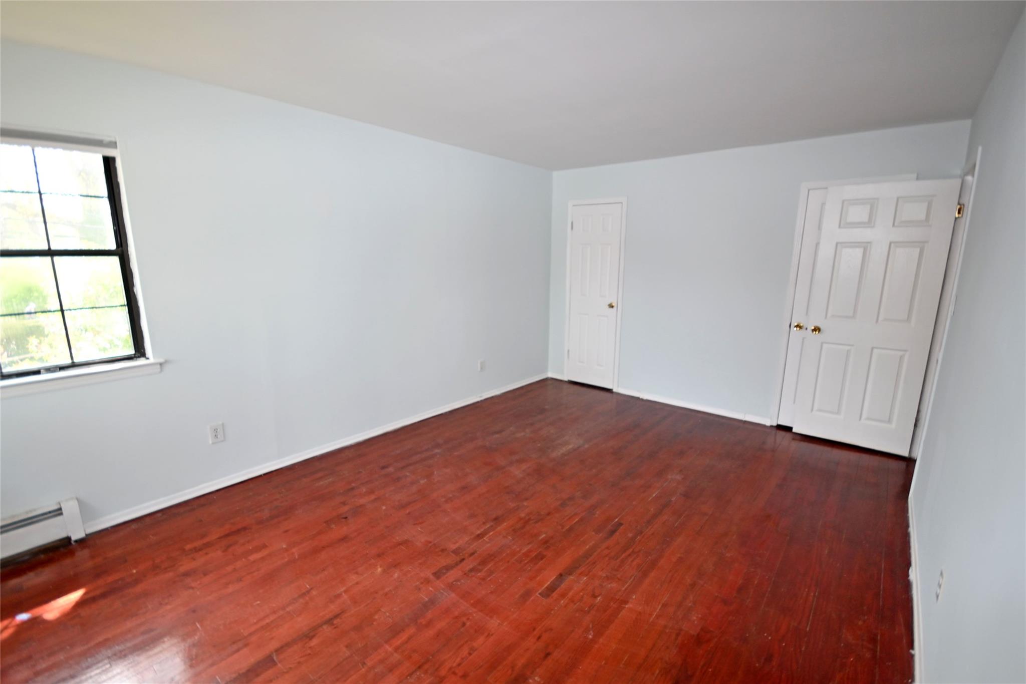 51 Manor Road, Valley Stream, NY 11580