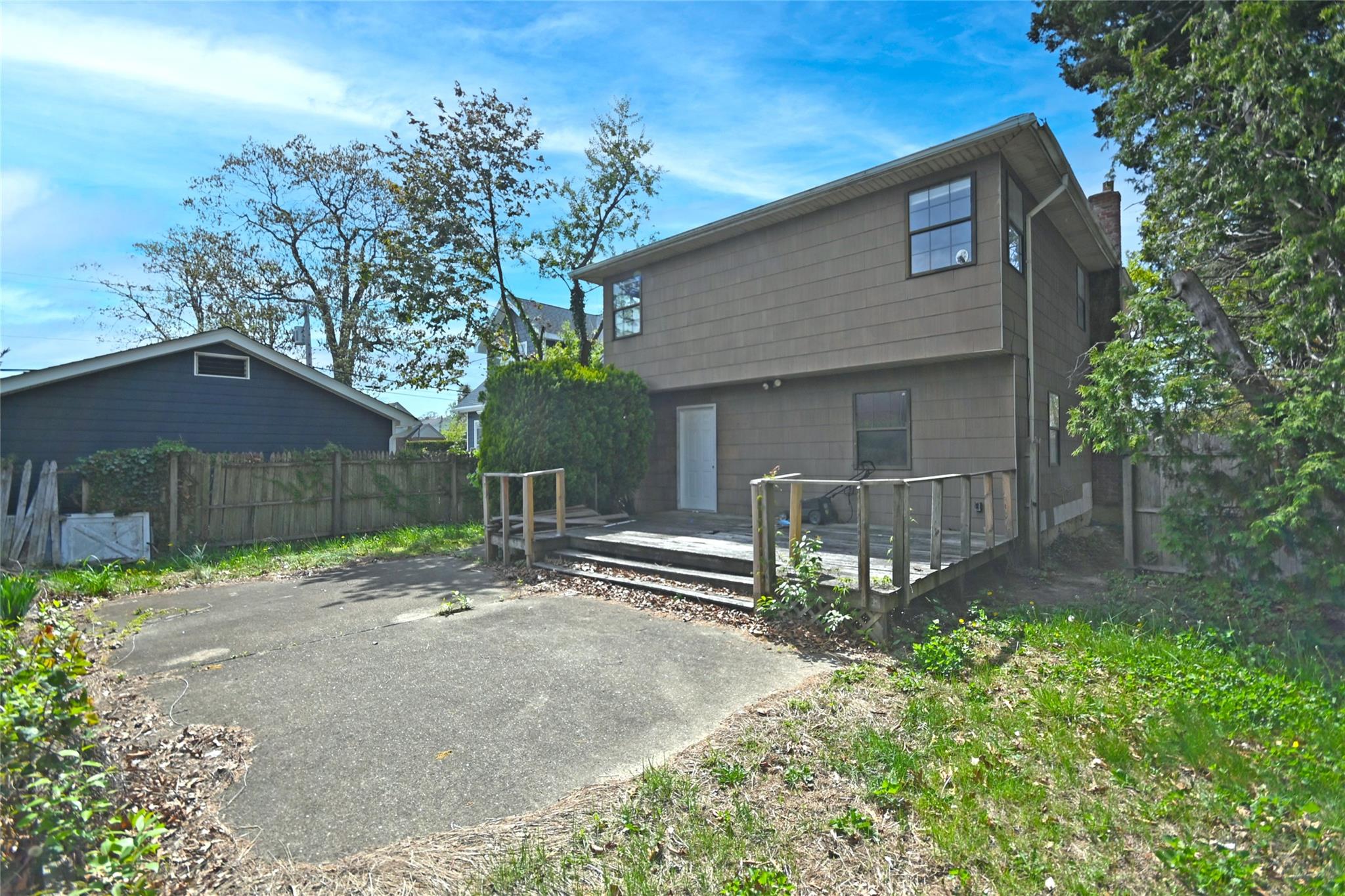 51 Manor Road, Valley Stream, NY 11580