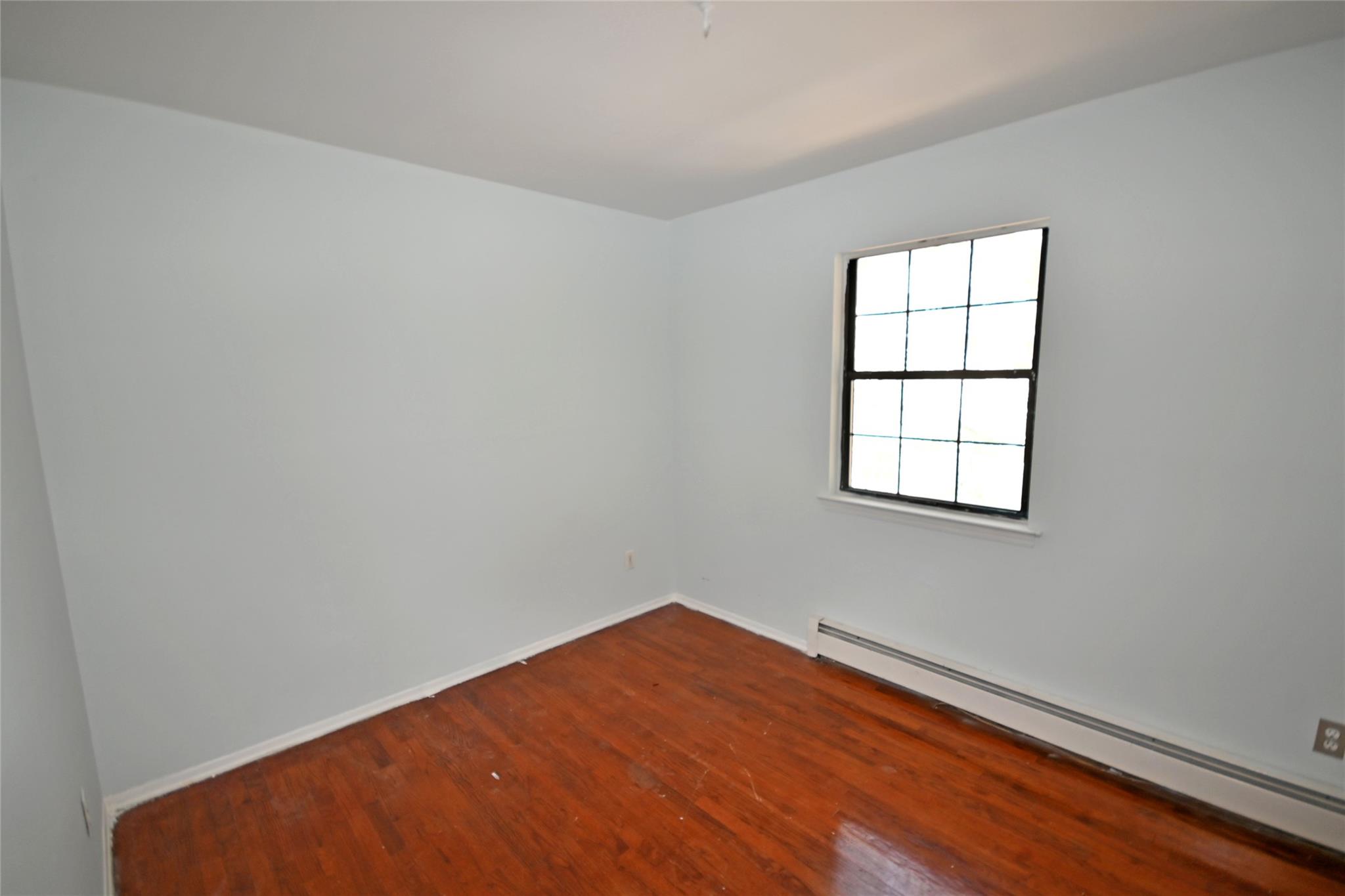 51 Manor Road, Valley Stream, NY 11580