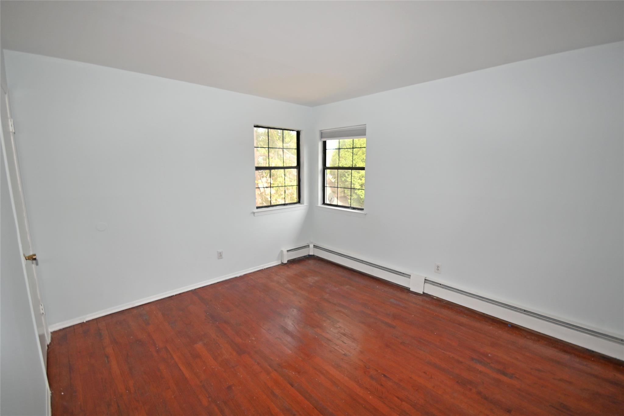 51 Manor Road, Valley Stream, NY 11580