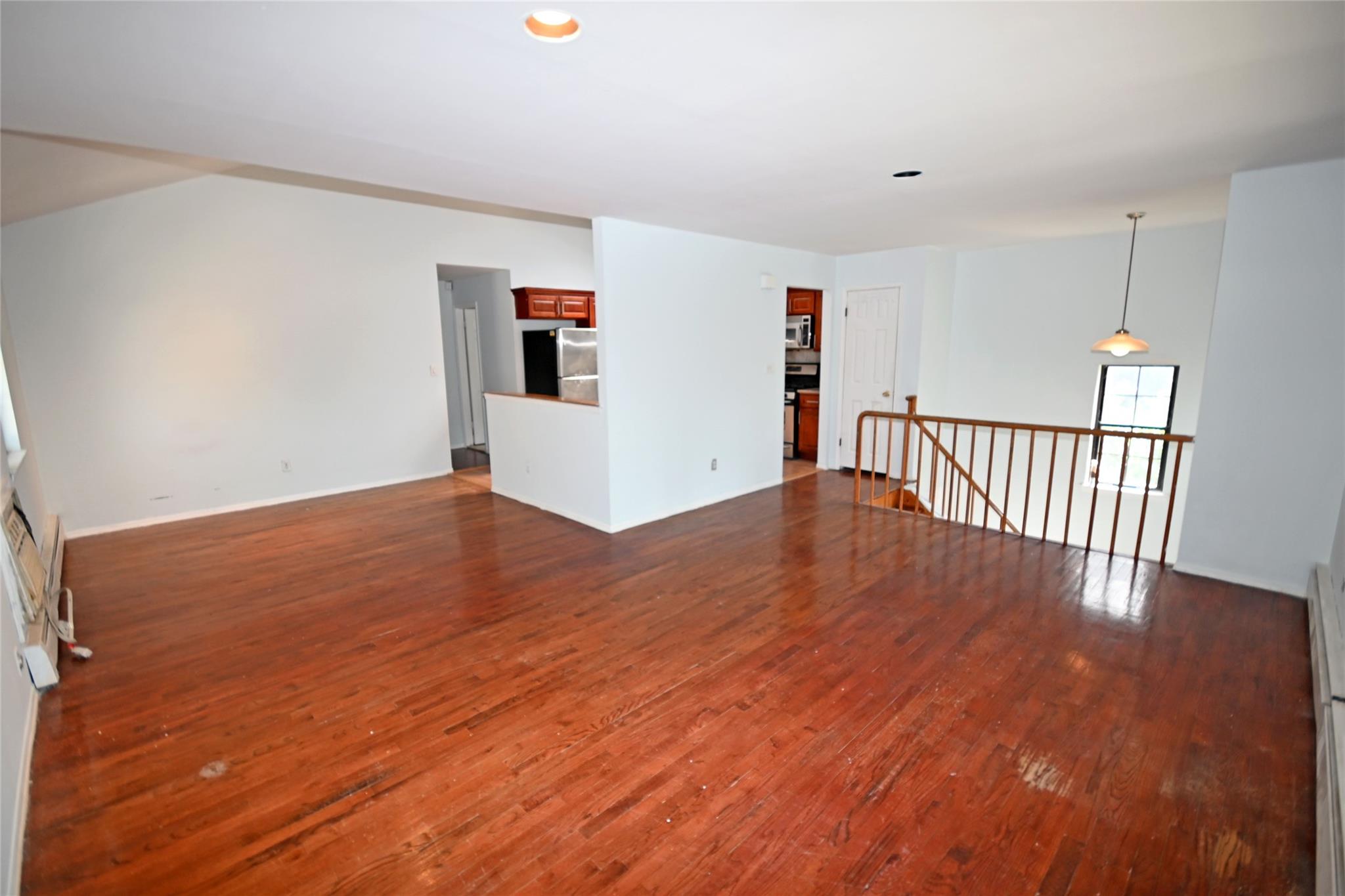 51 Manor Road, Valley Stream, NY 11580