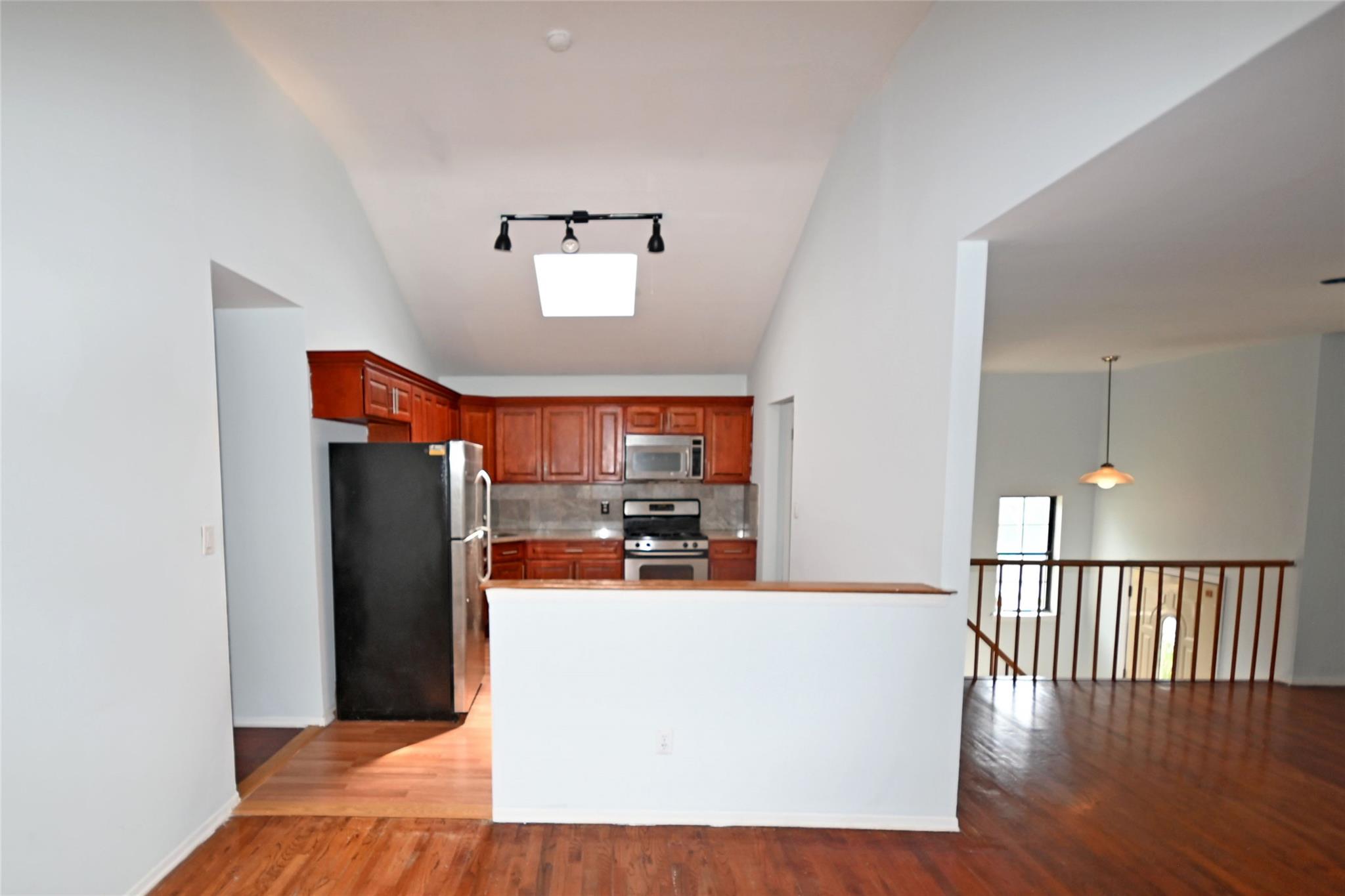 51 Manor Road, Valley Stream, NY 11580