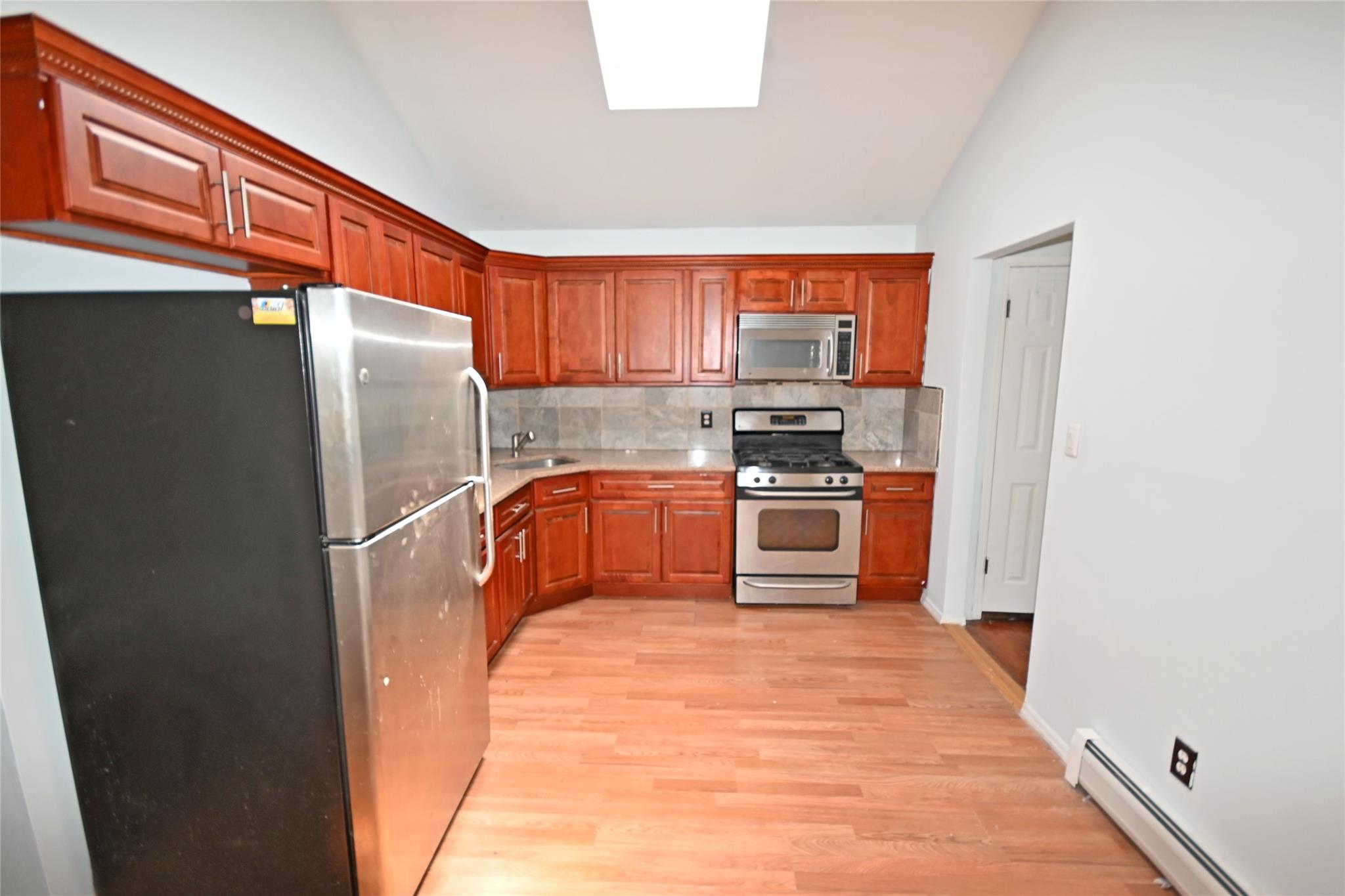 51 Manor Road, Valley Stream, NY 11580