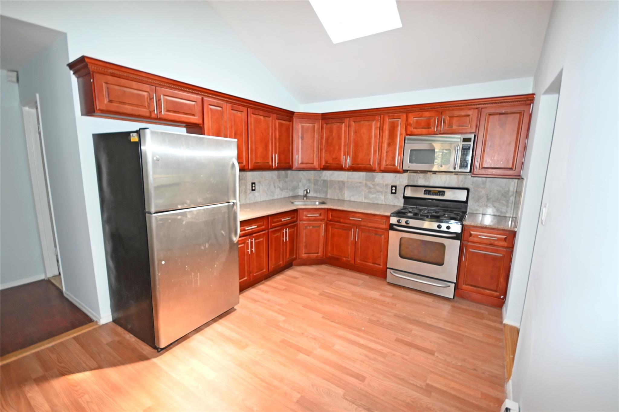 51 Manor Road, Valley Stream, NY 11580