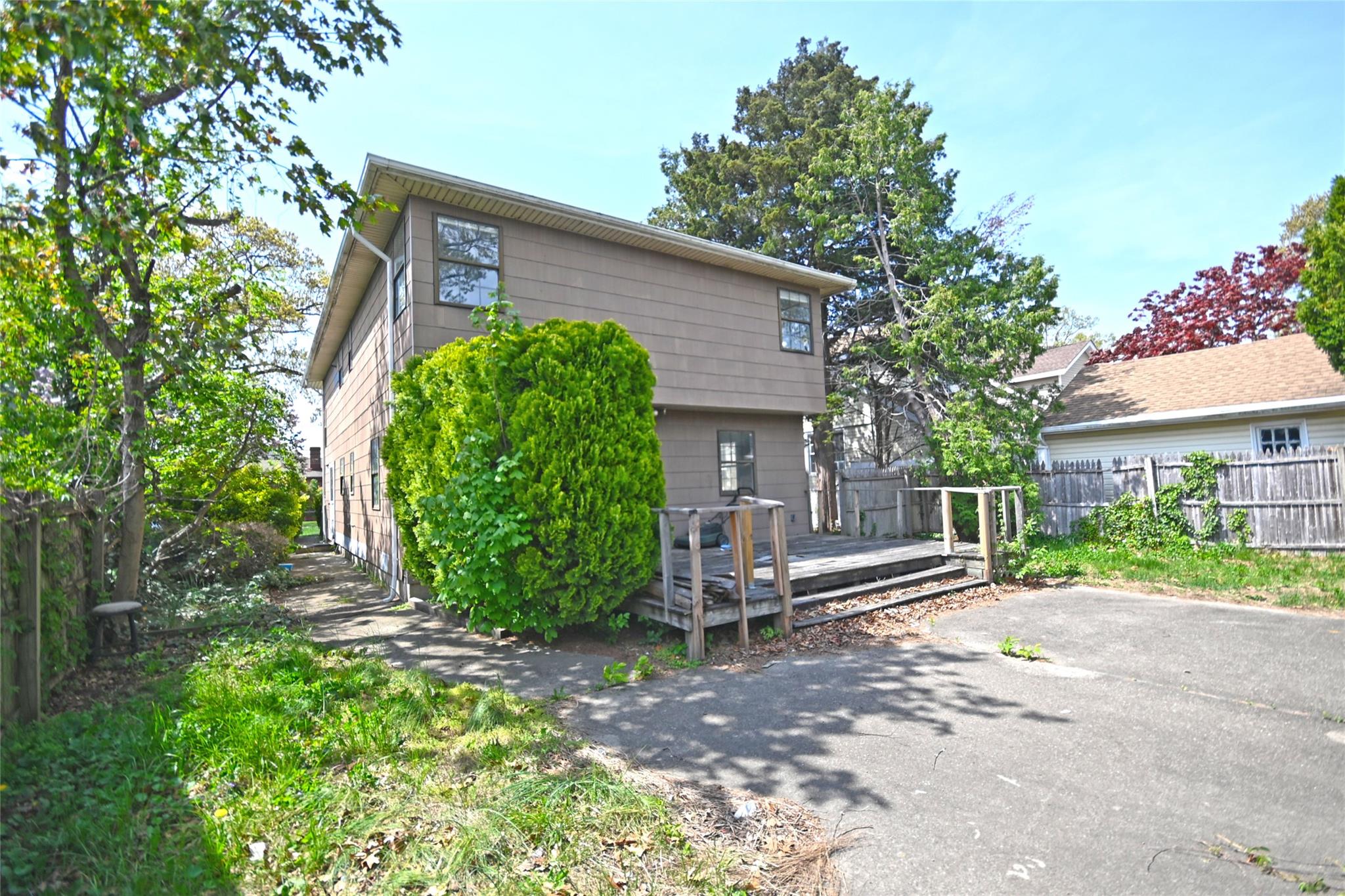 51 Manor Road, Valley Stream, NY 11580