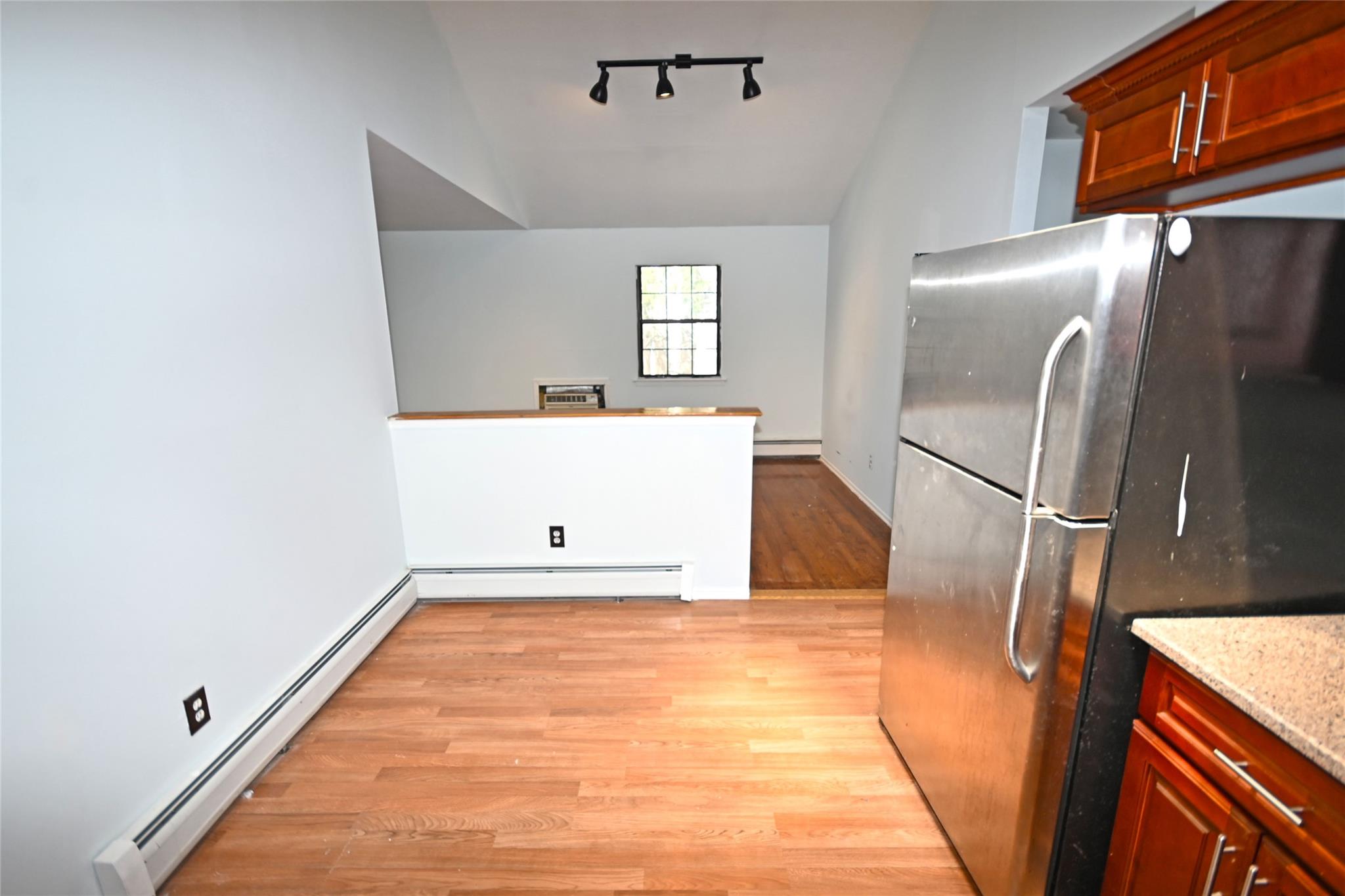 51 Manor Road, Valley Stream, NY 11580