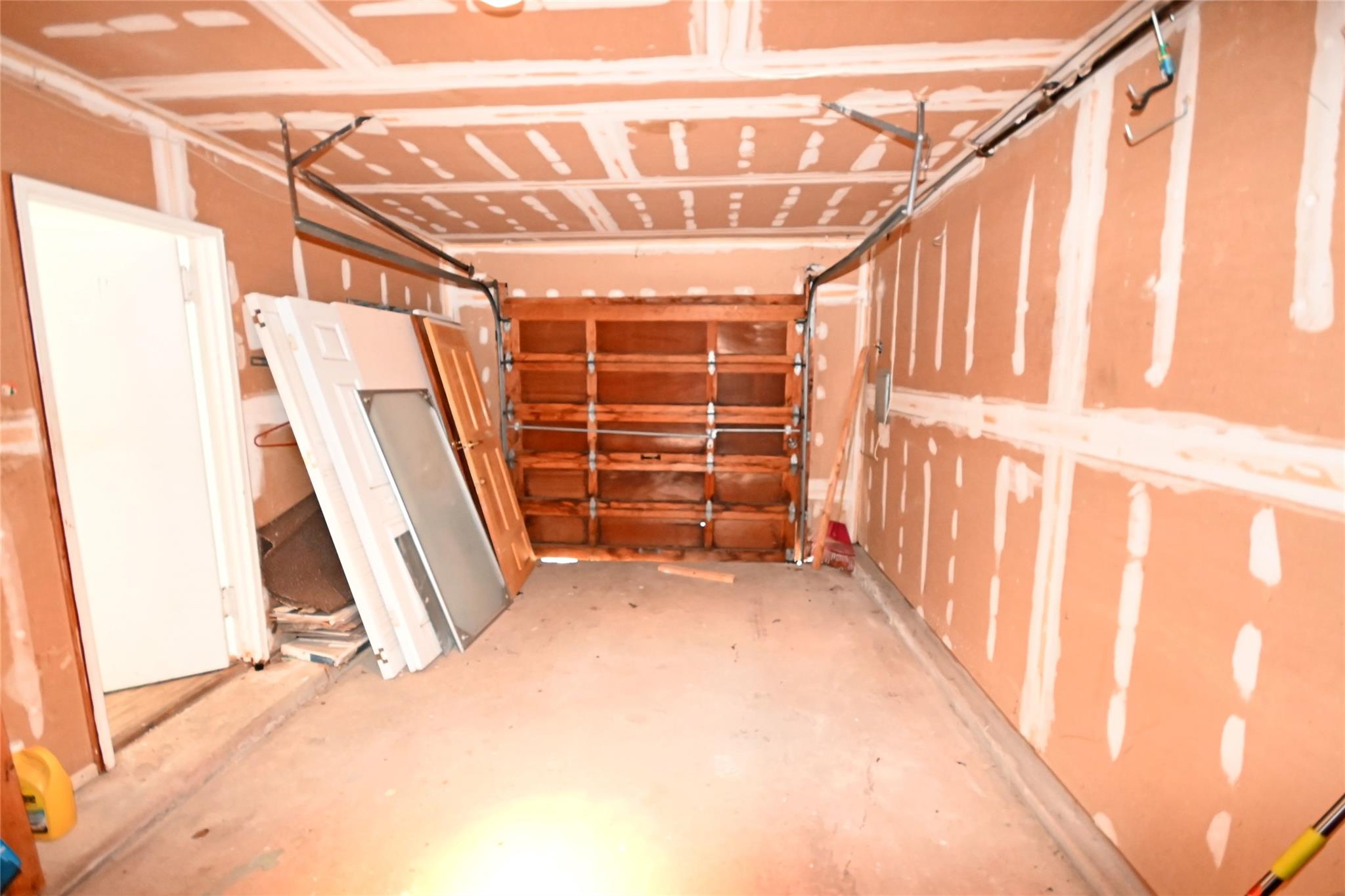 51 Manor Road, Valley Stream, NY 11580