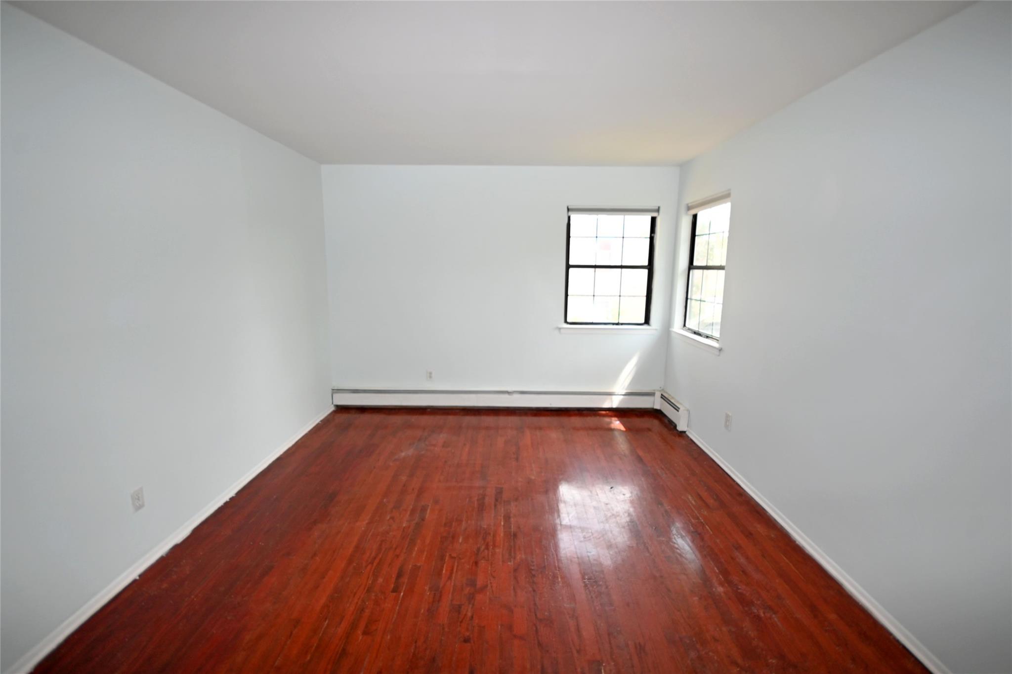 51 Manor Road, Valley Stream, NY 11580