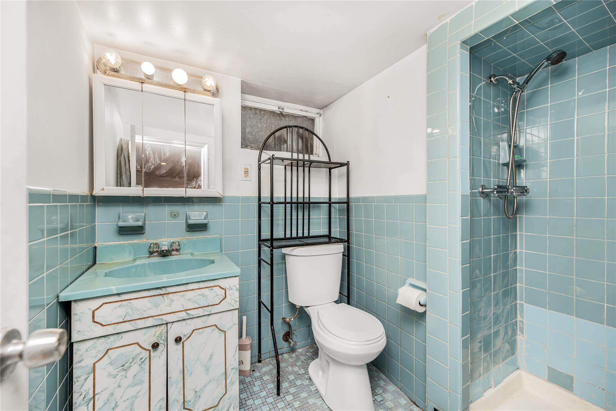 2733 Tenbroeck Avenue, Bronx, NY 10469