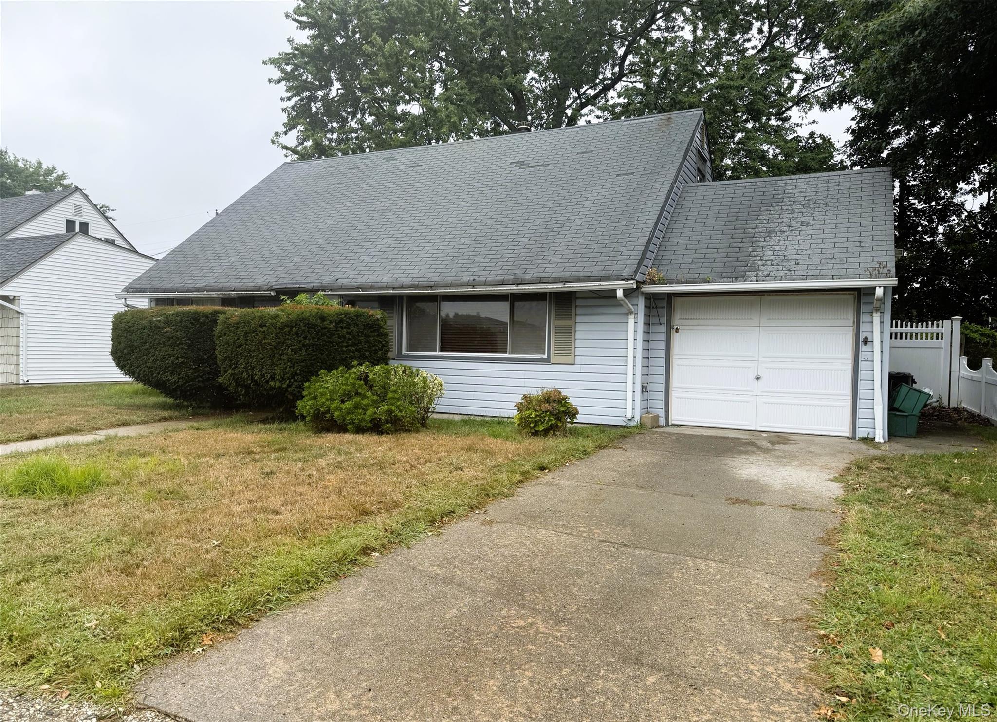 3157 Brixton Lane, Levittown, NY 11756