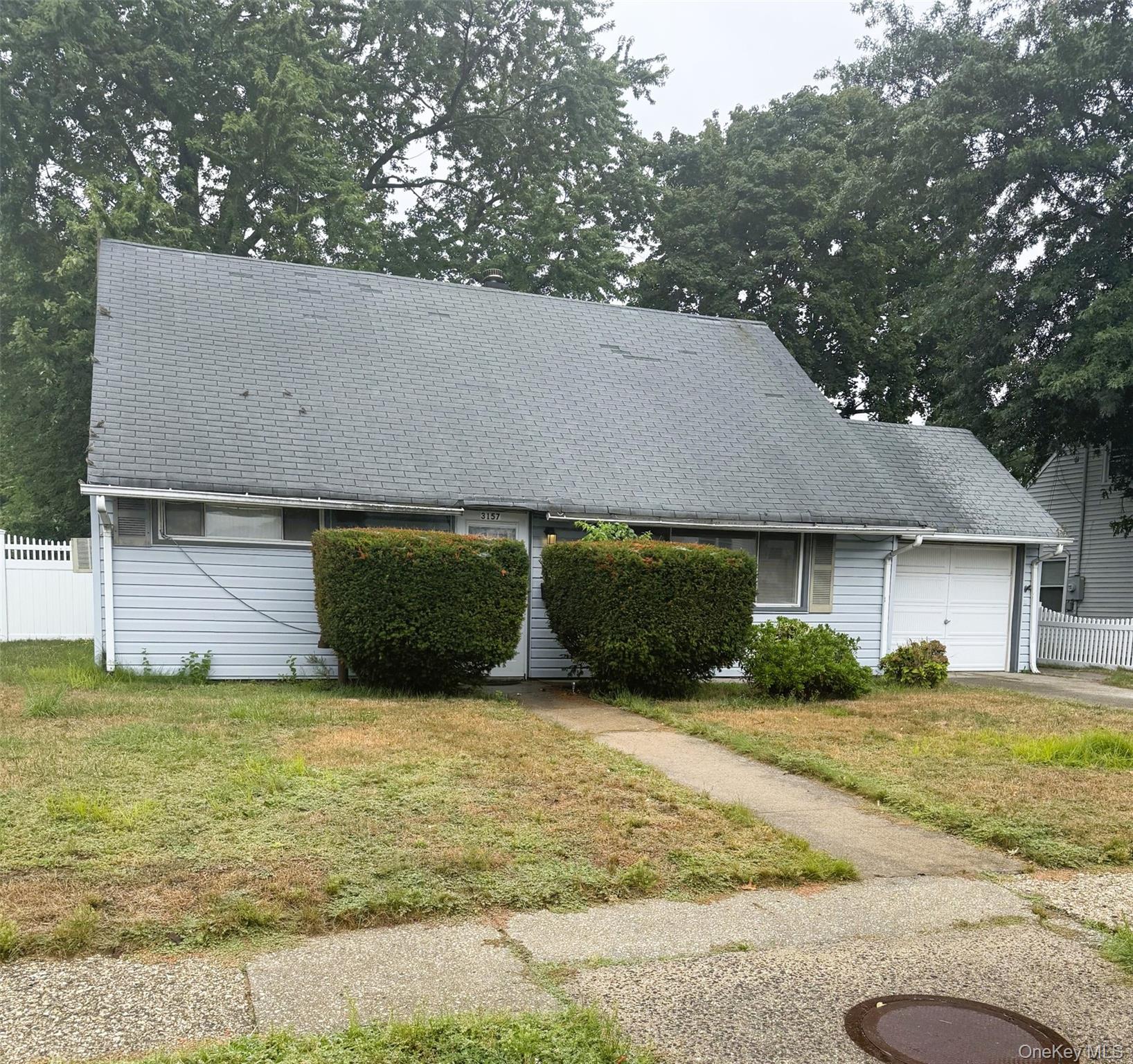 3157 Brixton Lane, Levittown, NY 11756