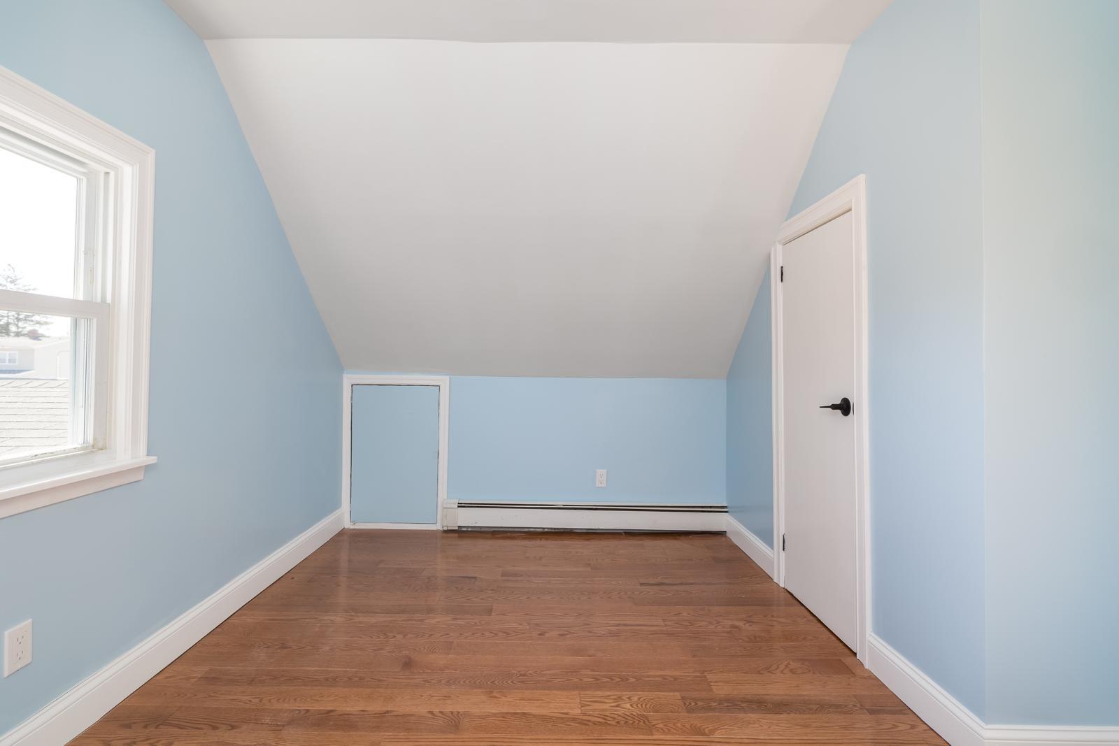 13 Curve Lane, Levittown, NY 11756