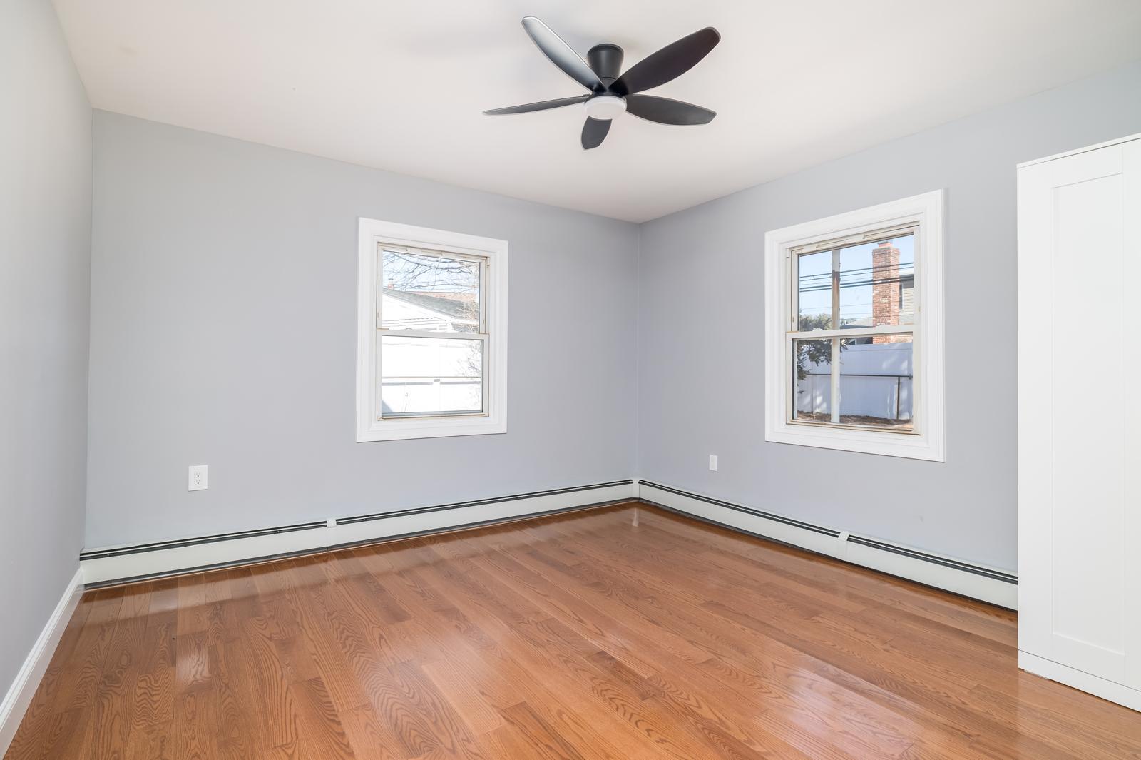 13 Curve Lane, Levittown, NY 11756