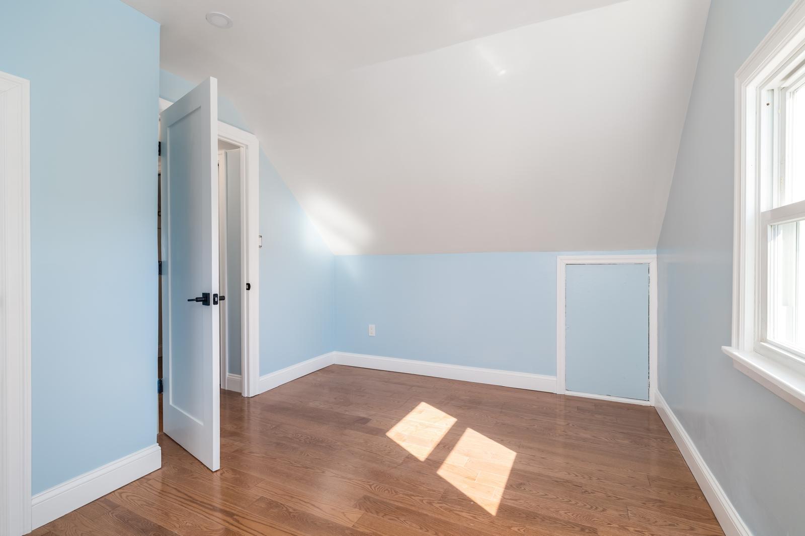 13 Curve Lane, Levittown, NY 11756