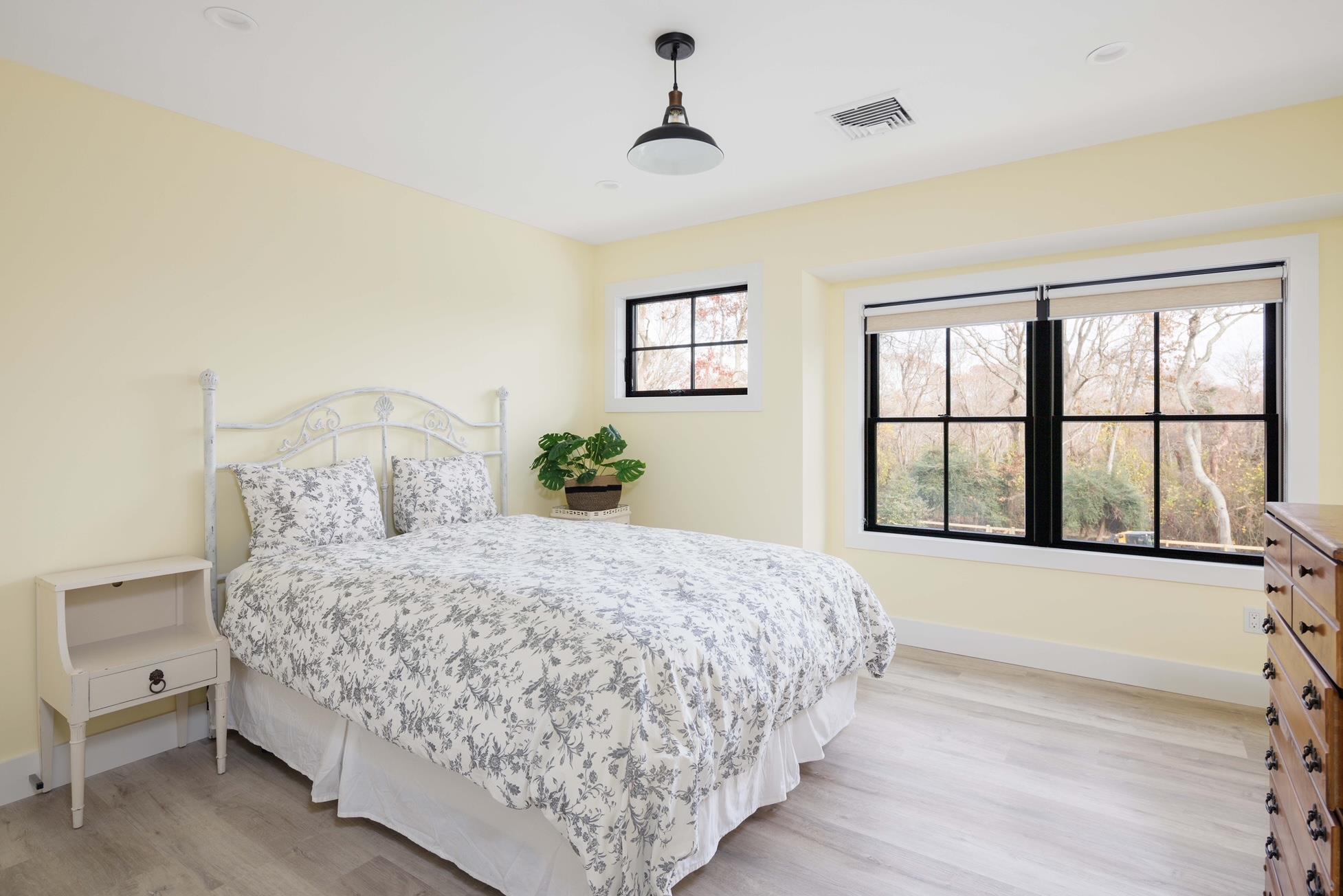 1350 Hortons Lane, Southold, NY 11971