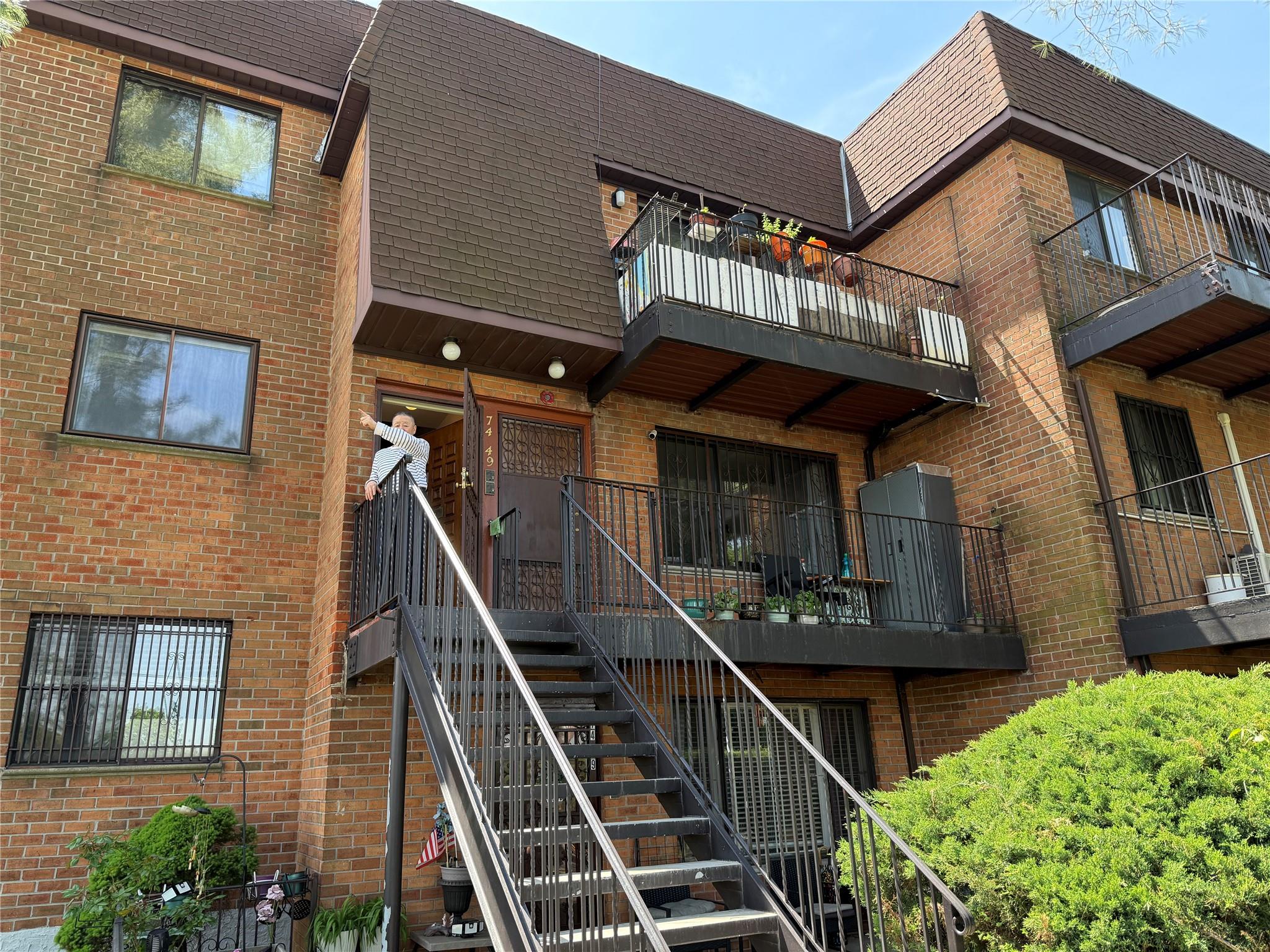 74-49 Calamus Circle # 3rd FL, Elmhurst, NY 11373