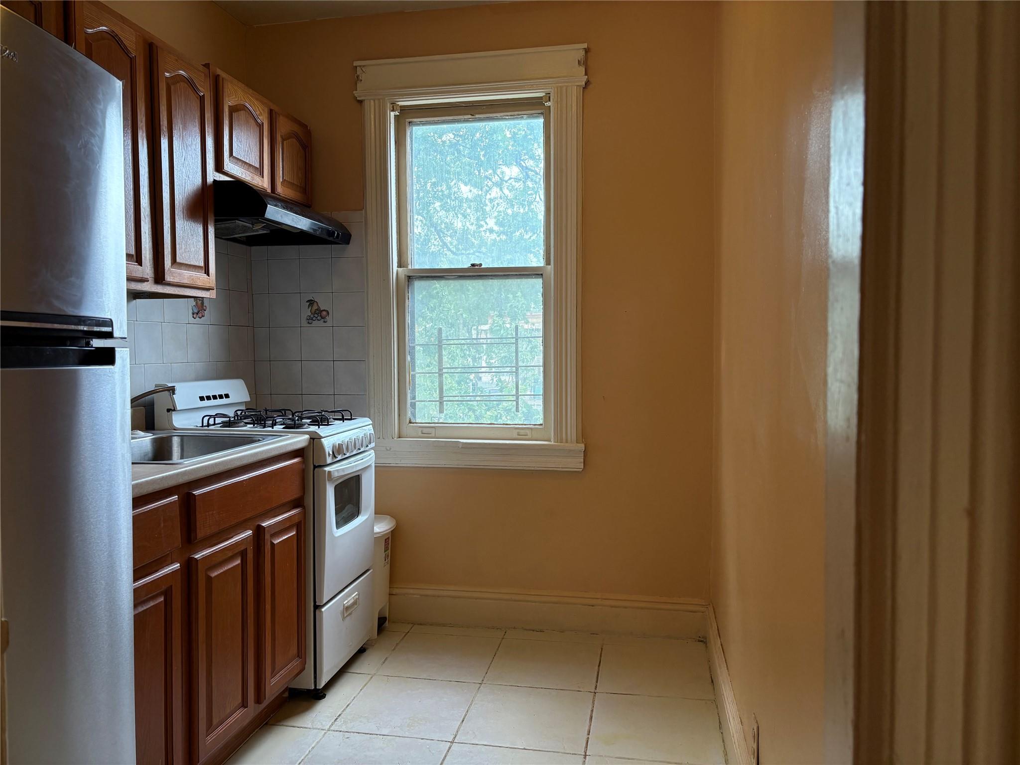 87-38 94th Street, Woodhaven, NY 11421