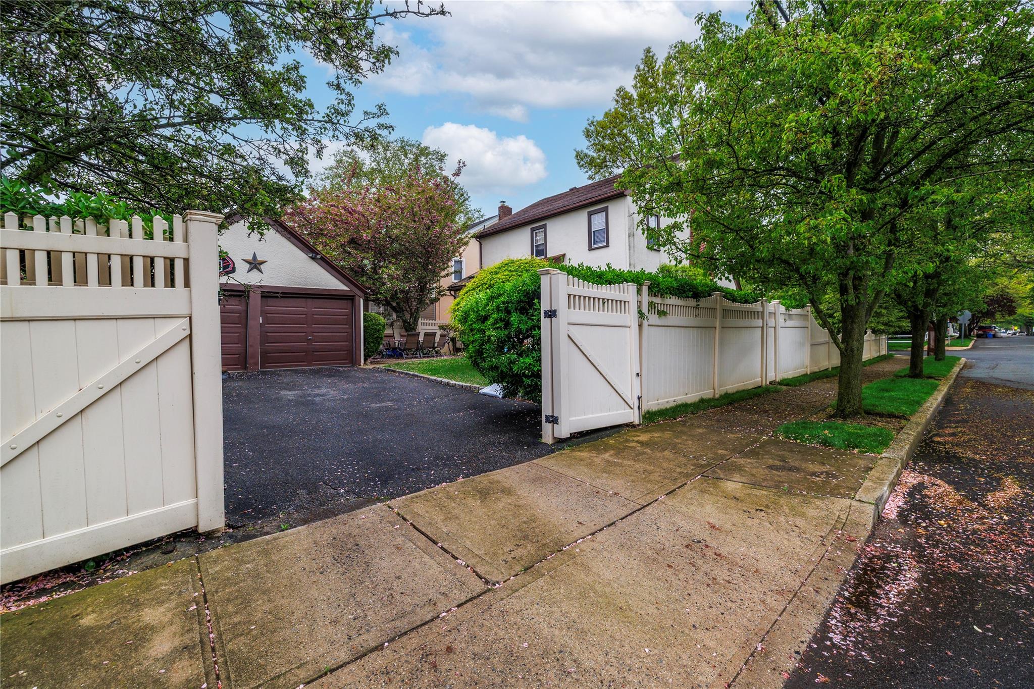 1875 Harte Street, Baldwin, NY 11510