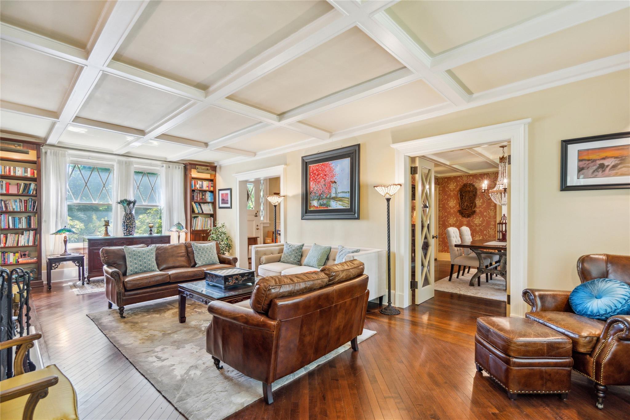 17 The Intervale, Roslyn Estates, NY 11576