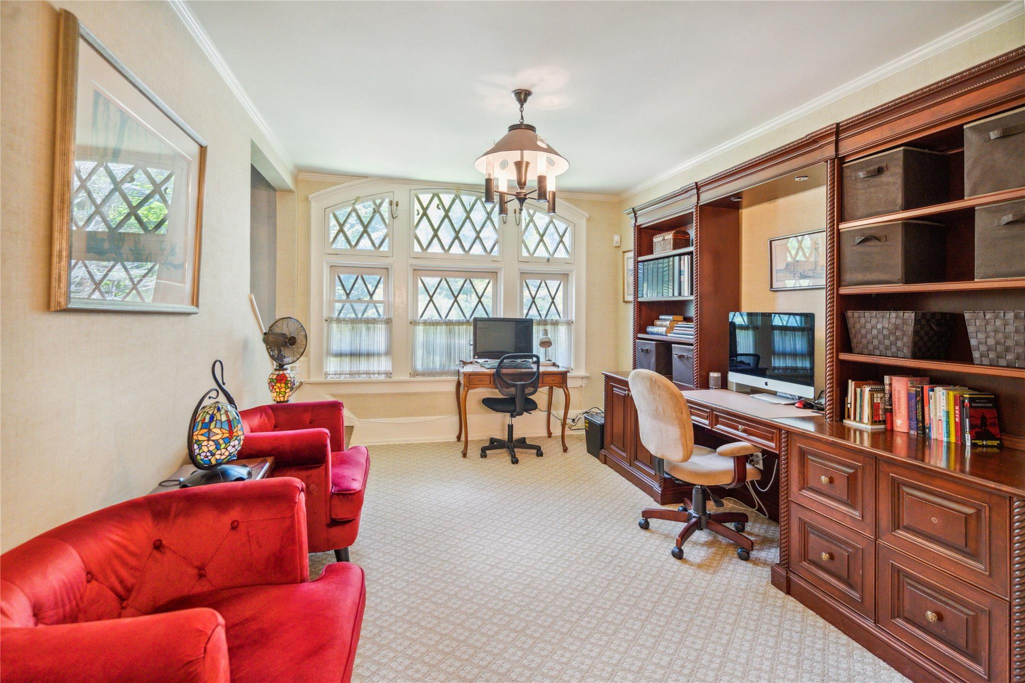 17 The Intervale, Roslyn Estates, NY 11576