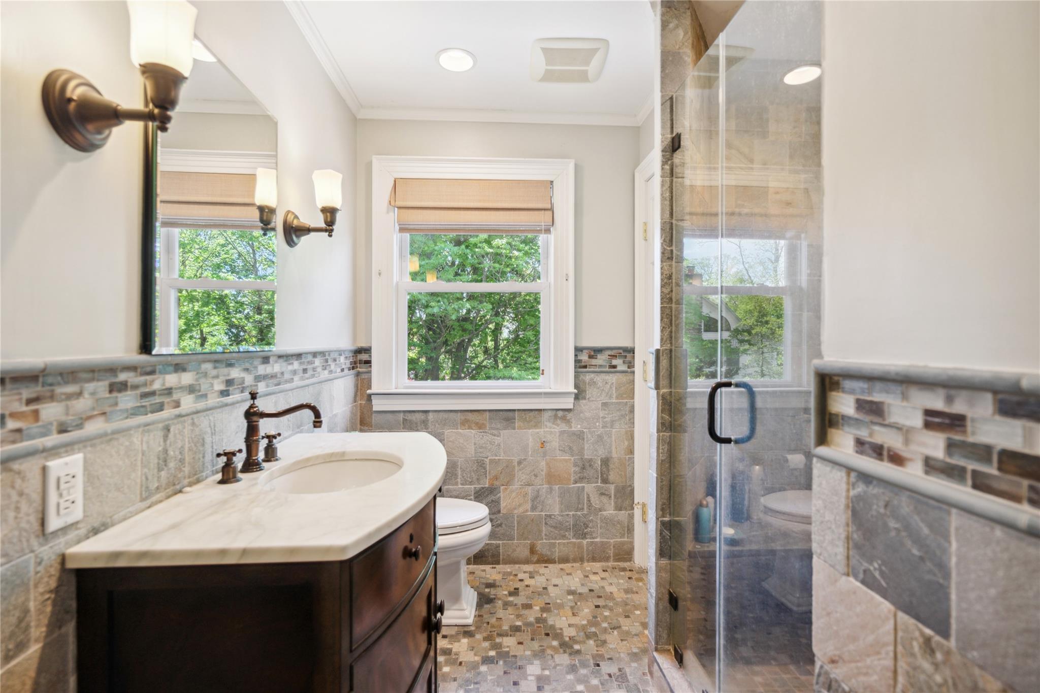 17 The Intervale, Roslyn Estates, NY 11576