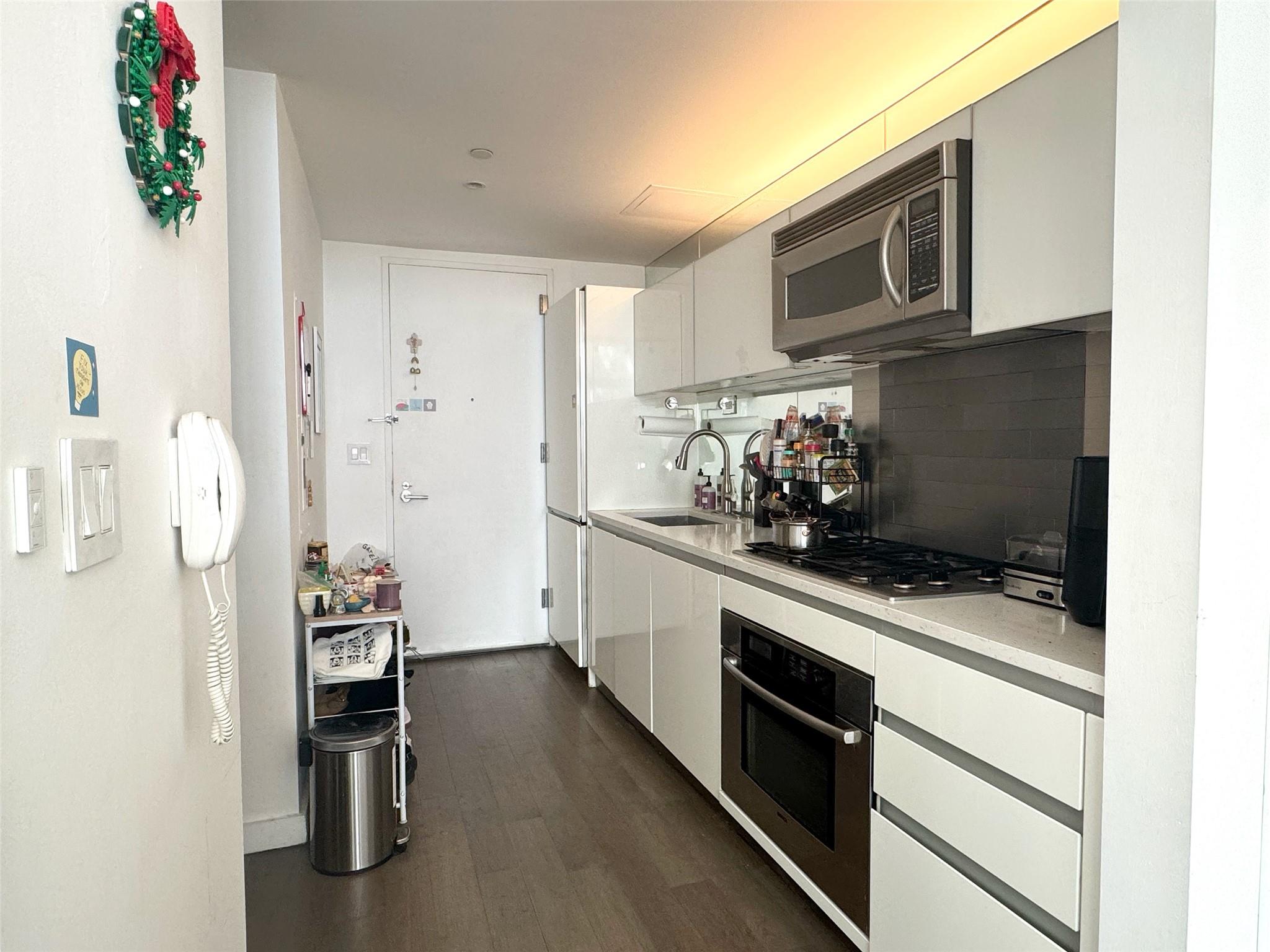 425 E 13th Street # 1J, New York (Manhattan), NY 10009