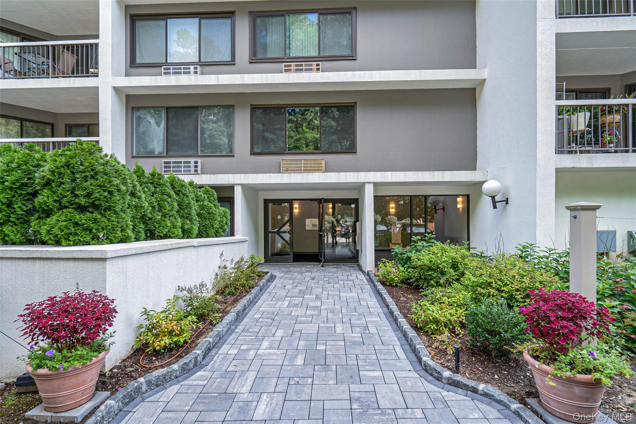 300 High Point Drive # 313, Hartsdale, NY 10530