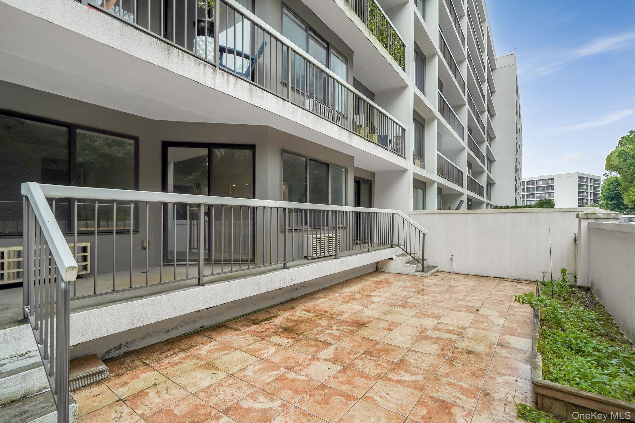 300 High Point Drive # 313, Hartsdale, NY 10530