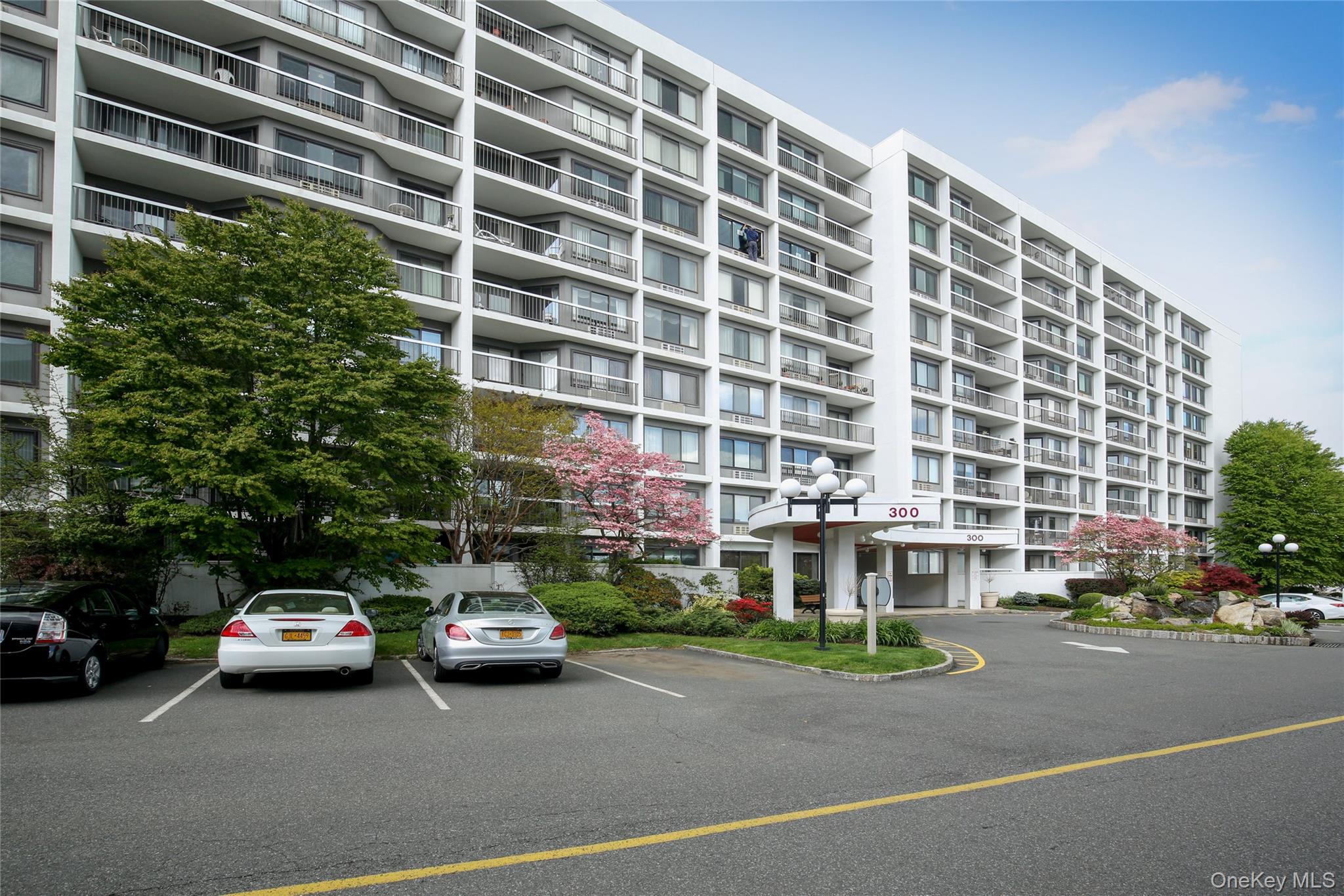 300 High Point Drive # 313, Hartsdale, NY 10530