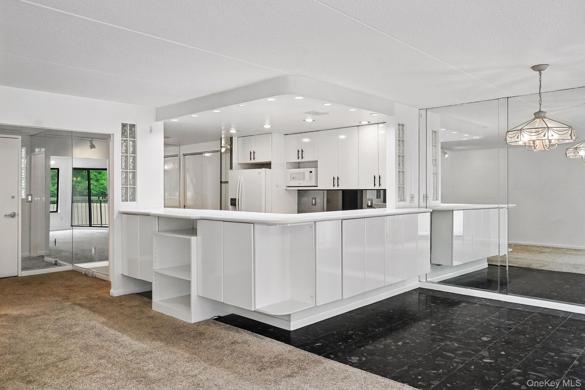 300 High Point Drive # 313, Hartsdale, NY 10530