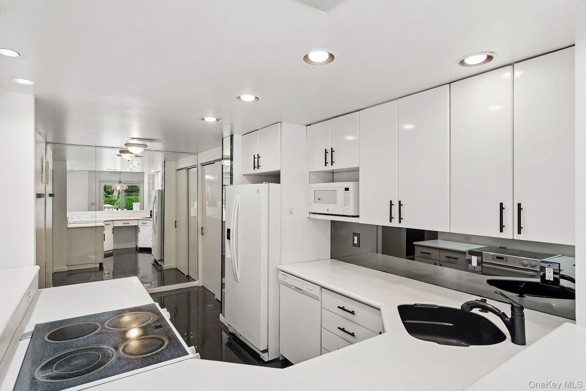 300 High Point Drive # 313, Hartsdale, NY 10530