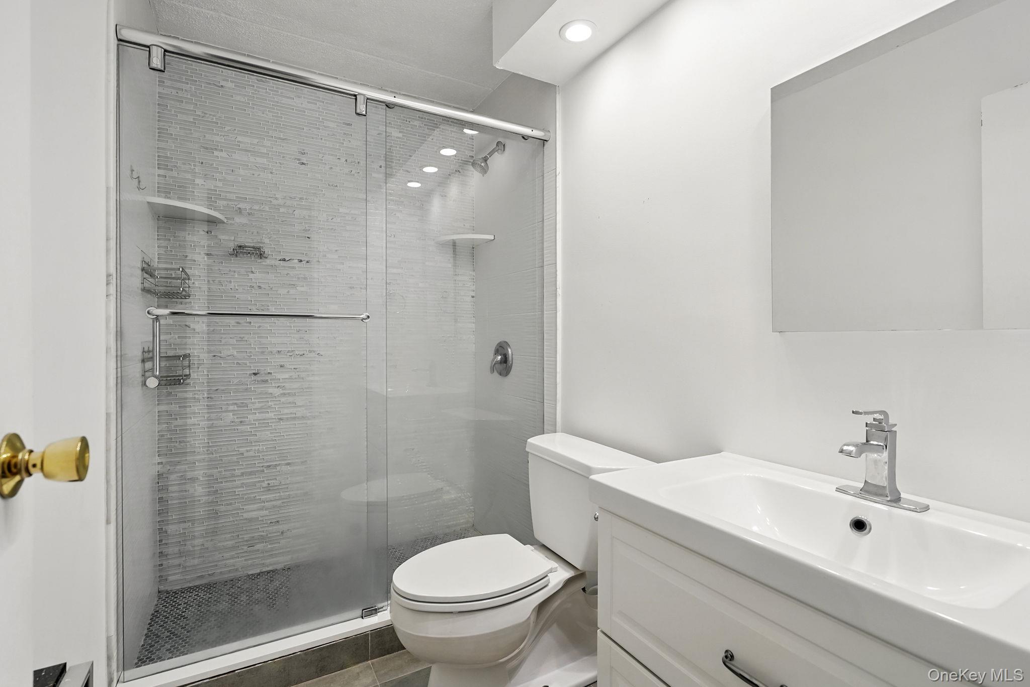 300 High Point Drive # 313, Hartsdale, NY 10530