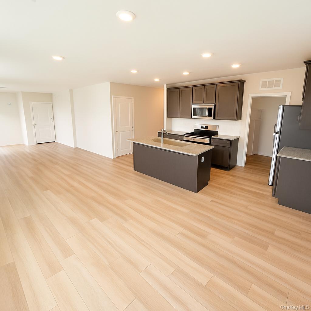 310 Tower Ridge Circle # 310, Middletown, NY 10941