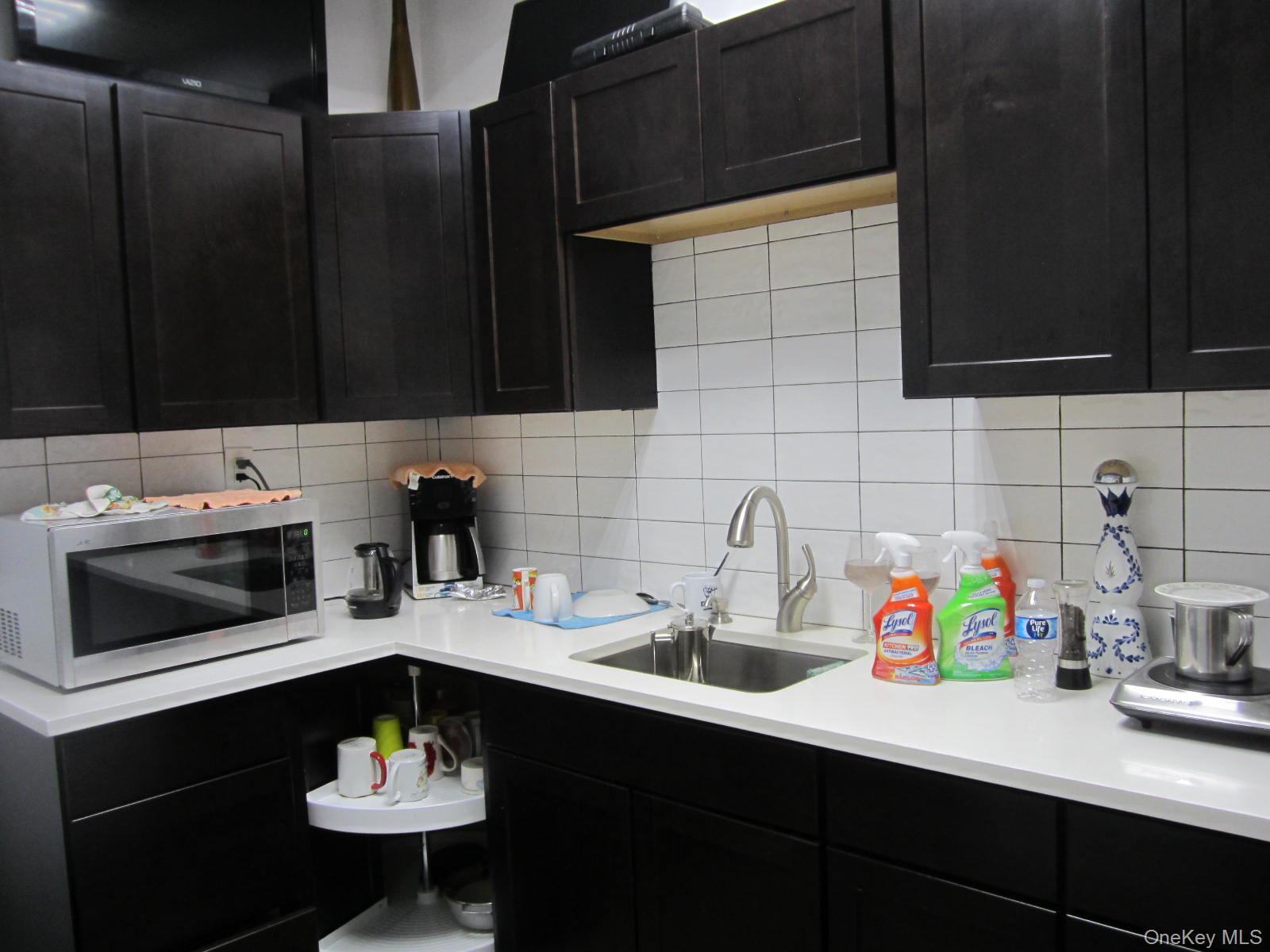 302 Guy Lombardo Avenue # c, Freeport, NY 11520