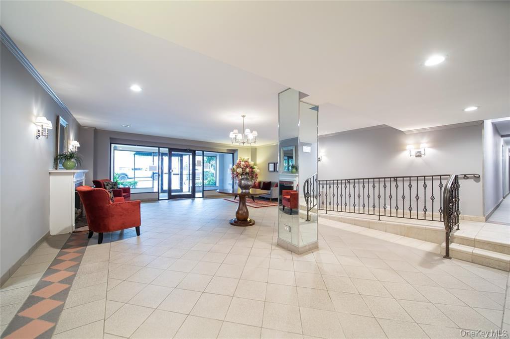 241-20 Northern Blvd # 5E, Little Neck, NY 11362