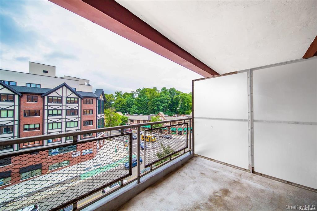 241-20 Northern Blvd # 5E, Little Neck, NY 11362