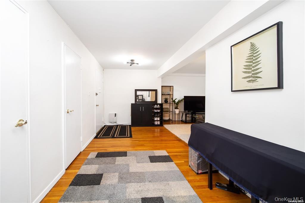 241-20 Northern Blvd # 5E, Little Neck, NY 11362