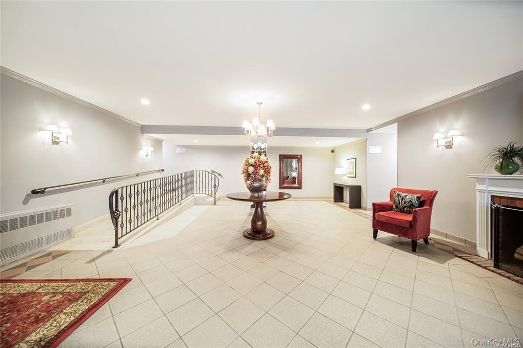 241-20 Northern Blvd # 5E, Little Neck, NY 11362