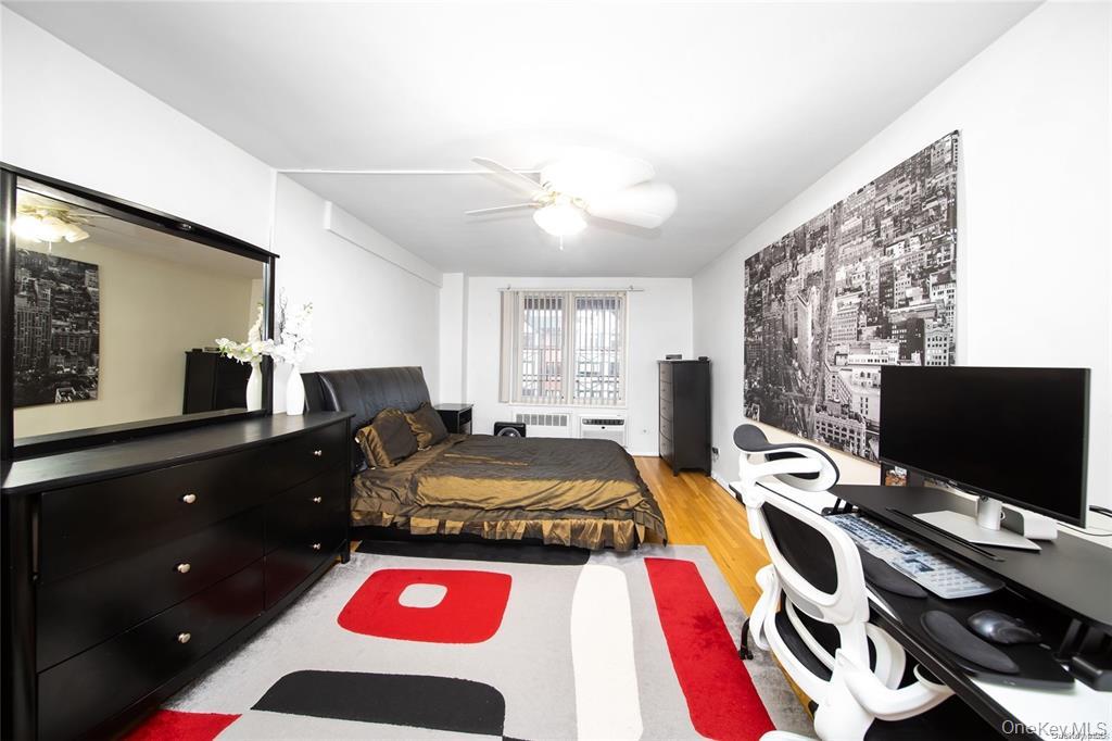 241-20 Northern Blvd # 5E, Little Neck, NY 11362