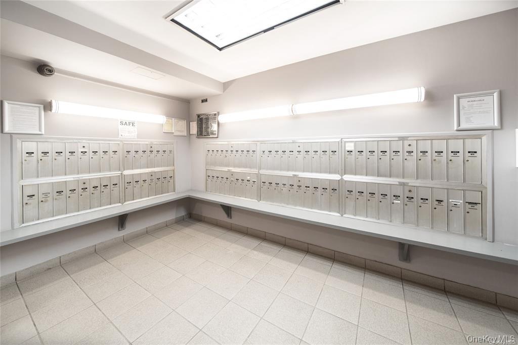 241-20 Northern Blvd # 5E, Little Neck, NY 11362