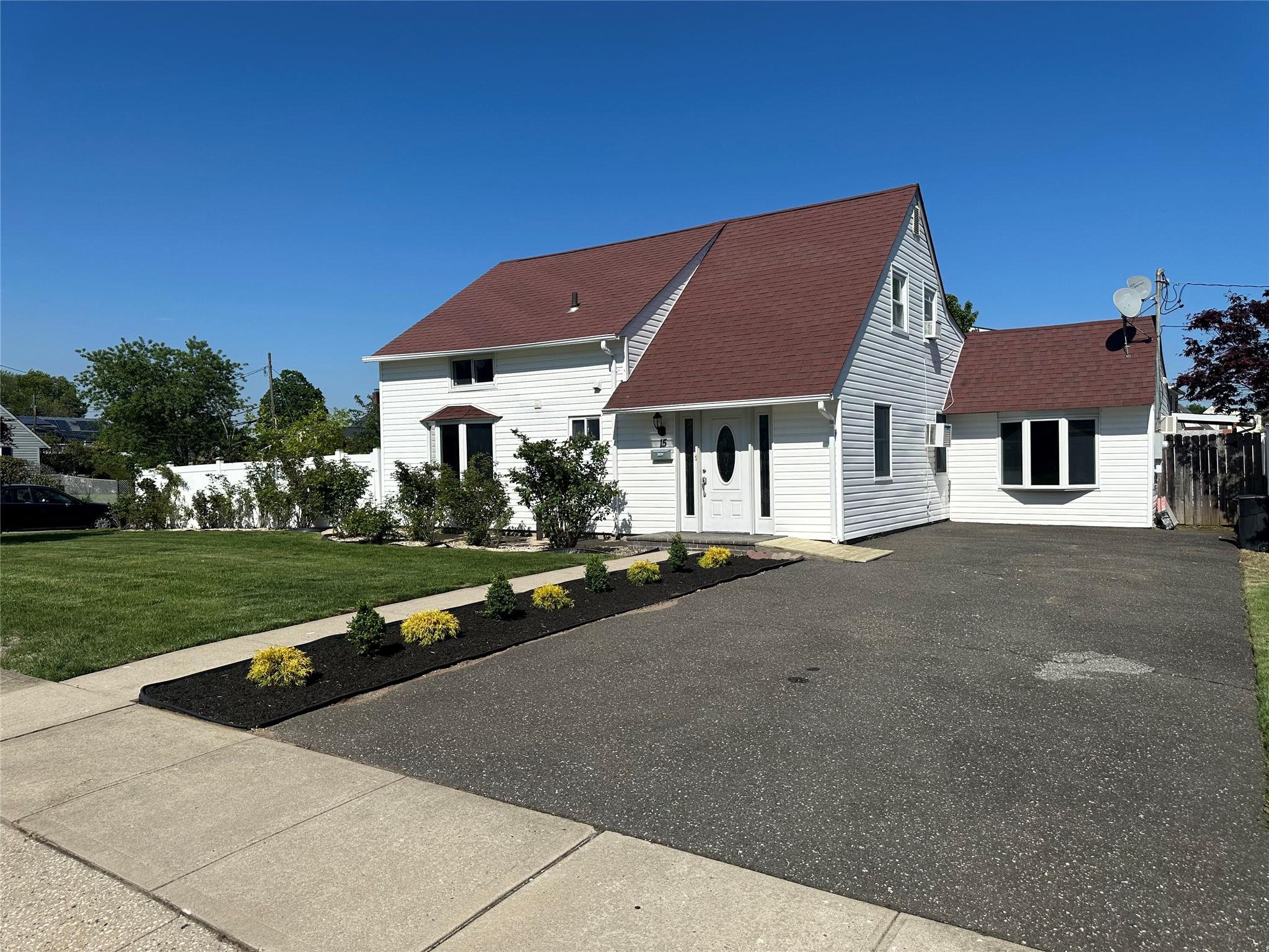 15 Tailor Lane, Levittown, NY 11756