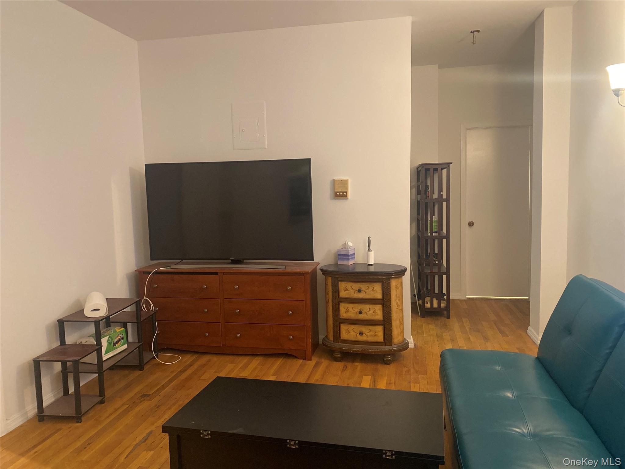 8410 101st Street # 3U, Richmond Hill, NY 11418