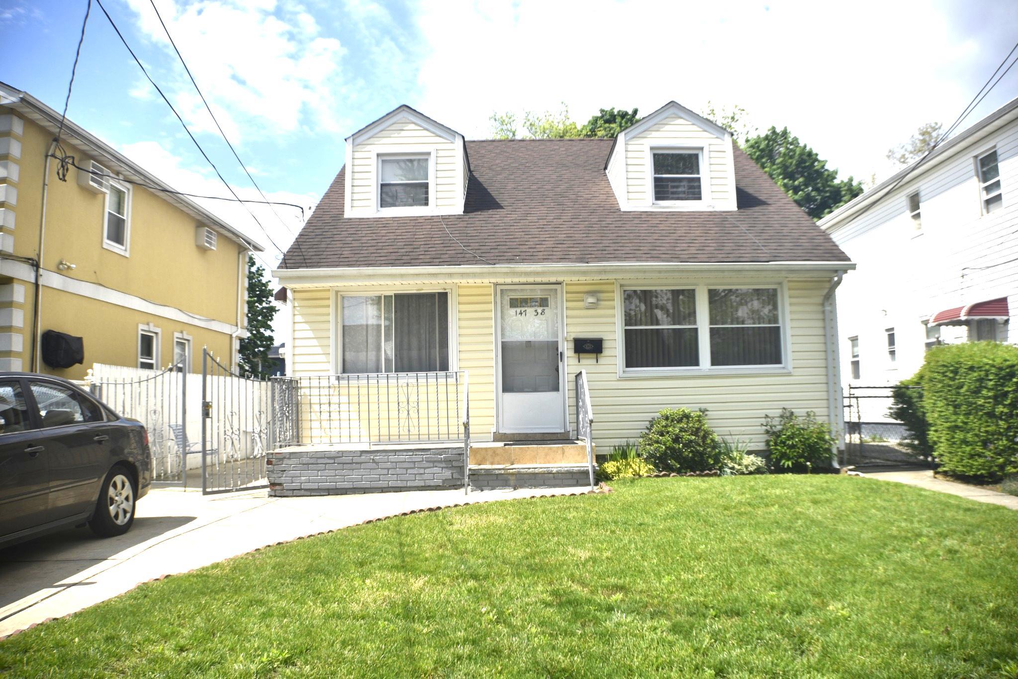 147-38 Huxley Street, Rosedale, NY 11422