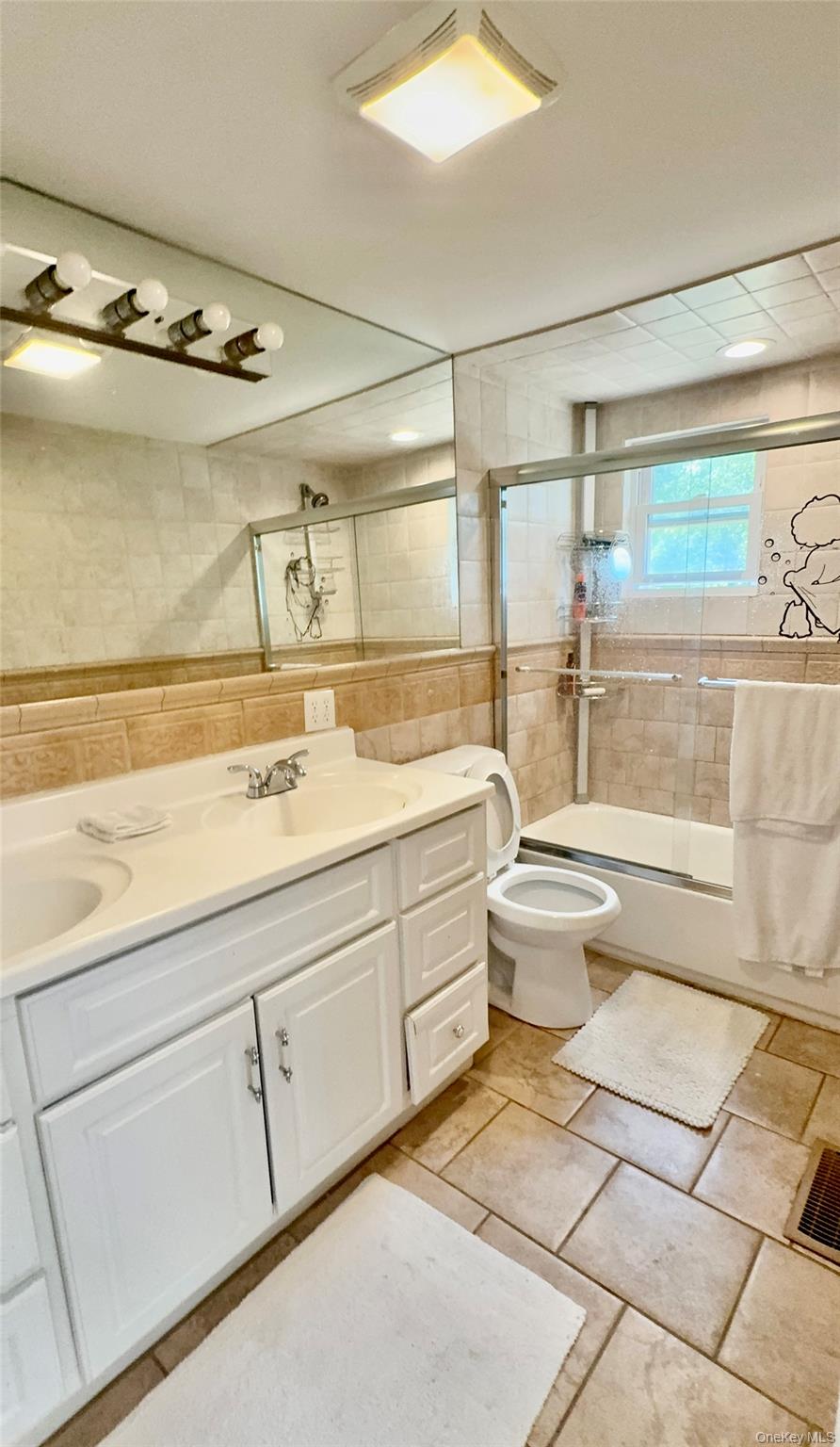 519 Sweezy Avenue, Riverhead, NY 11901